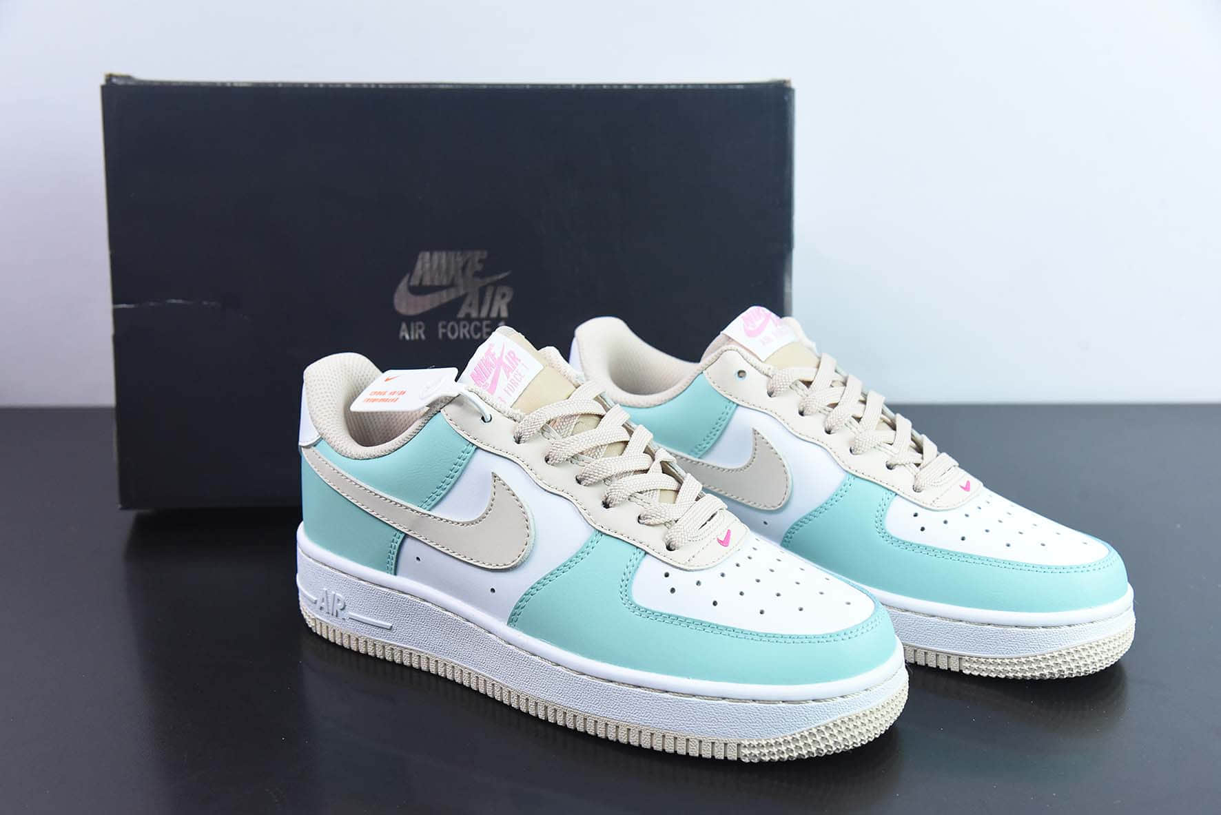 耐克Nike Air Force 1’07 LV8MintWhiteKhaki拼接薄荷绿粉卡其空军一号经典低帮百搭休闲运动板鞋纯原版本 货号:DV7762-300