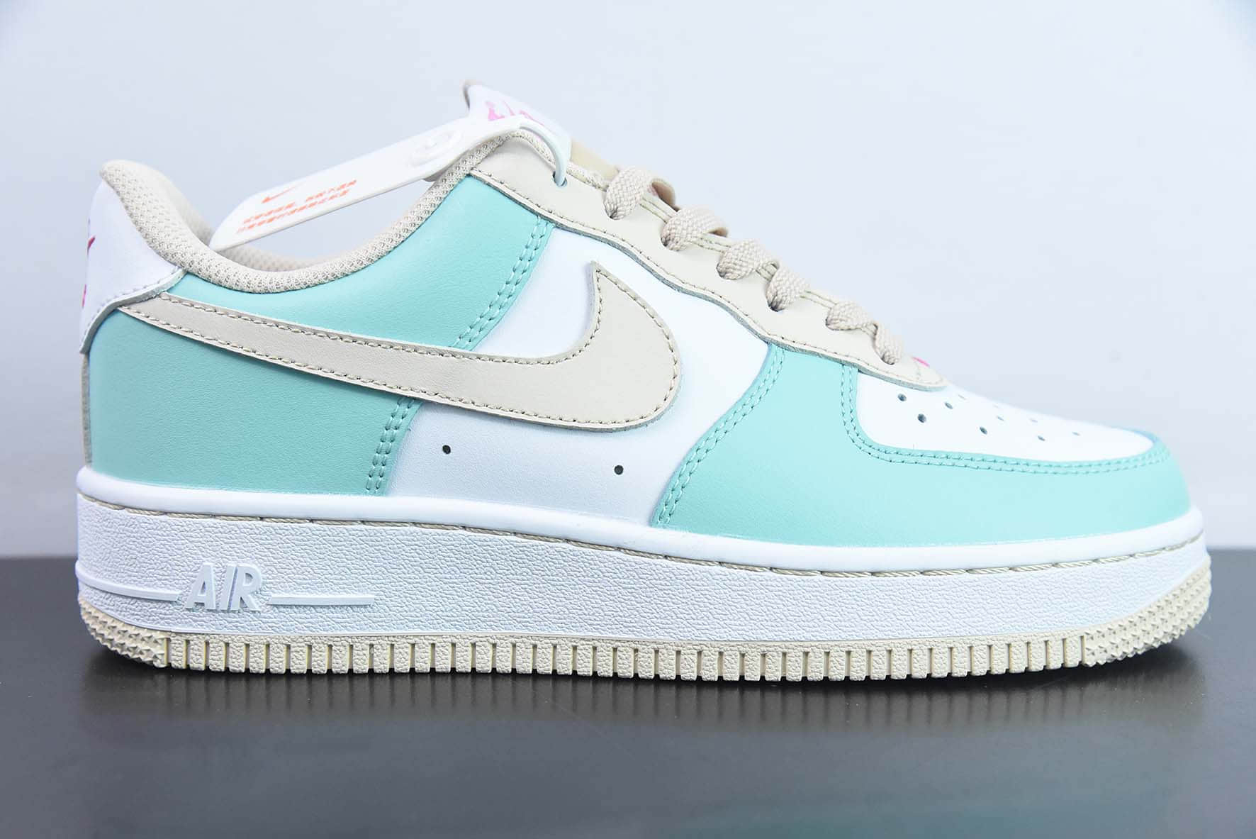 耐克Nike Air Force 1’07 LV8MintWhiteKhaki拼接薄荷绿粉卡其空军一号经典低帮百搭休闲运动板鞋纯原版本 货号:DV7762-300