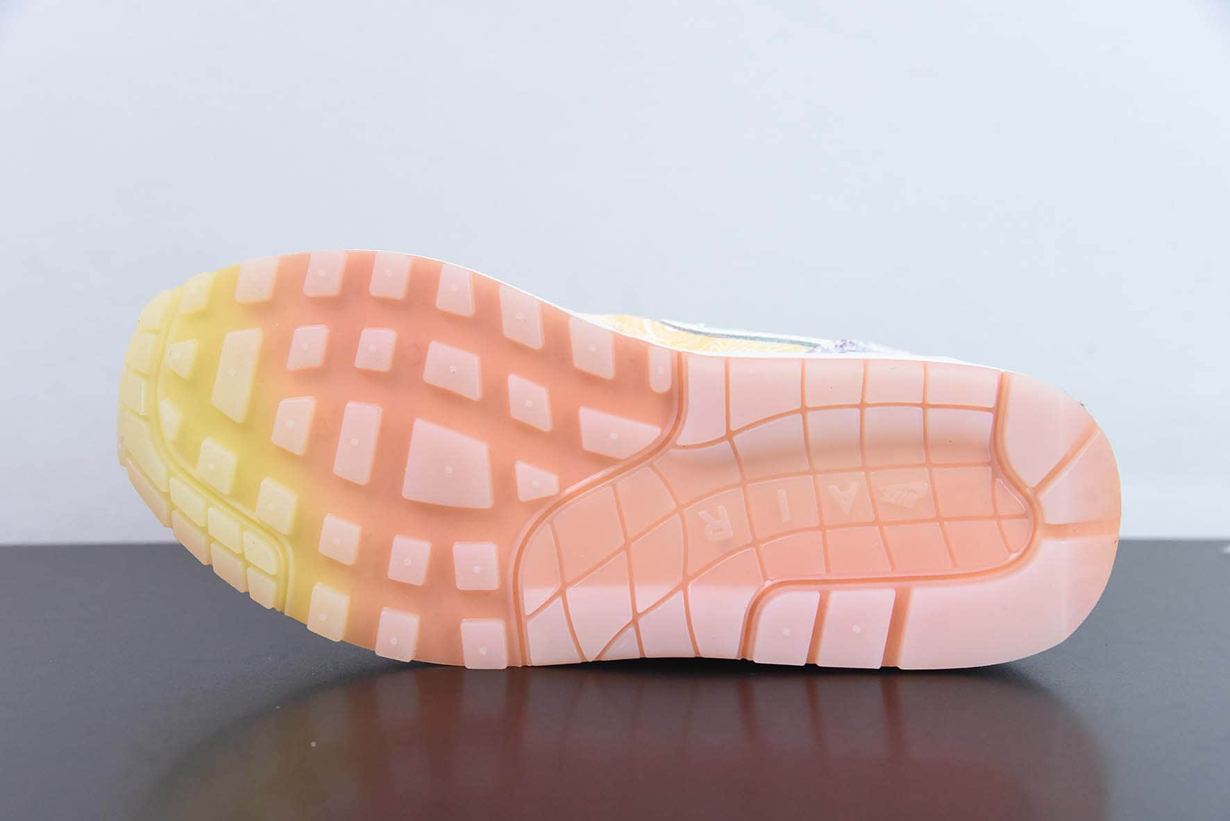 耐克NIKE Air Max 1 '87 白扎染女子跑步休闲运动鞋纯原版本 货号:FJ7734-101