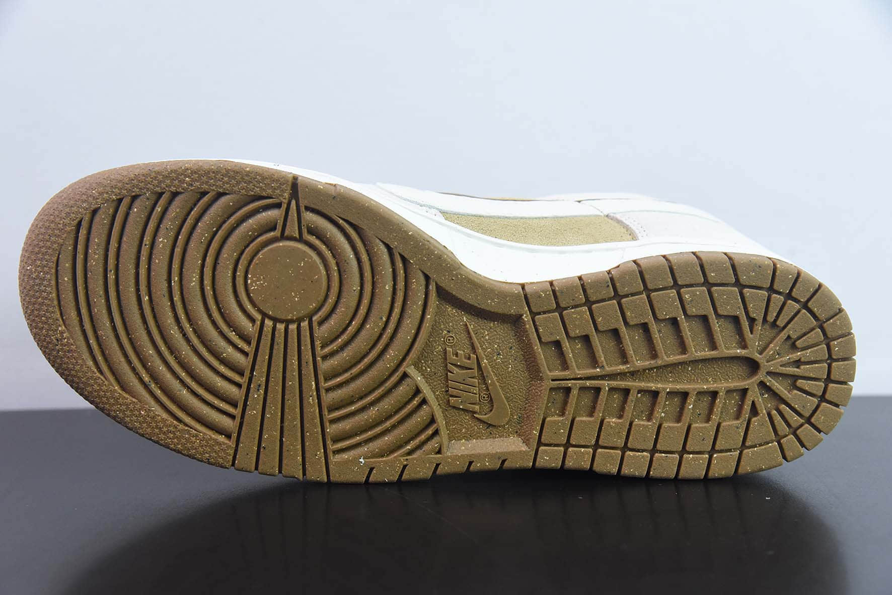 耐克Nike SB Dunk Low SE 85 Grey Green85小熊饼干 SB扣篮系列低帮休闲运动滑板板鞋纯原版本 货号:DO9457-102