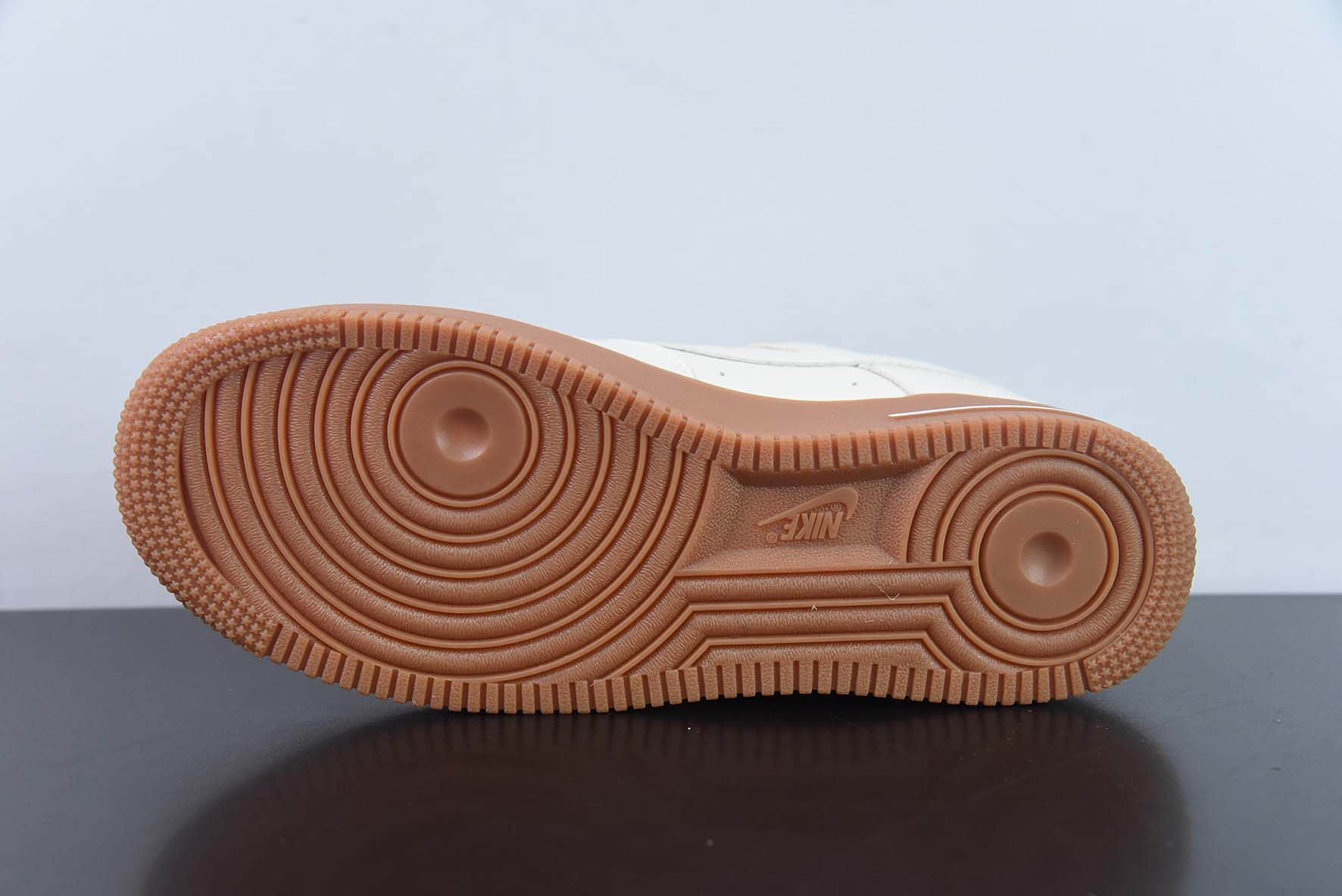 耐克Nike Air Force 1 Low NAI-KE白棕印花生胶空军一号低帮运动休闲板鞋纯原版本 货号：NK0621-988