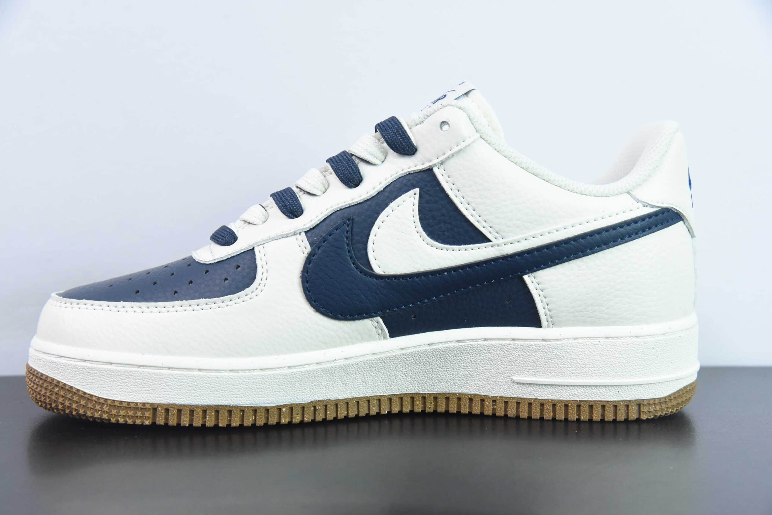 耐克Nike Air Force 1 Low 白深蓝双勾字母签名印花空军一号低帮运动休闲板鞋纯原版本 货号：CC2569-066