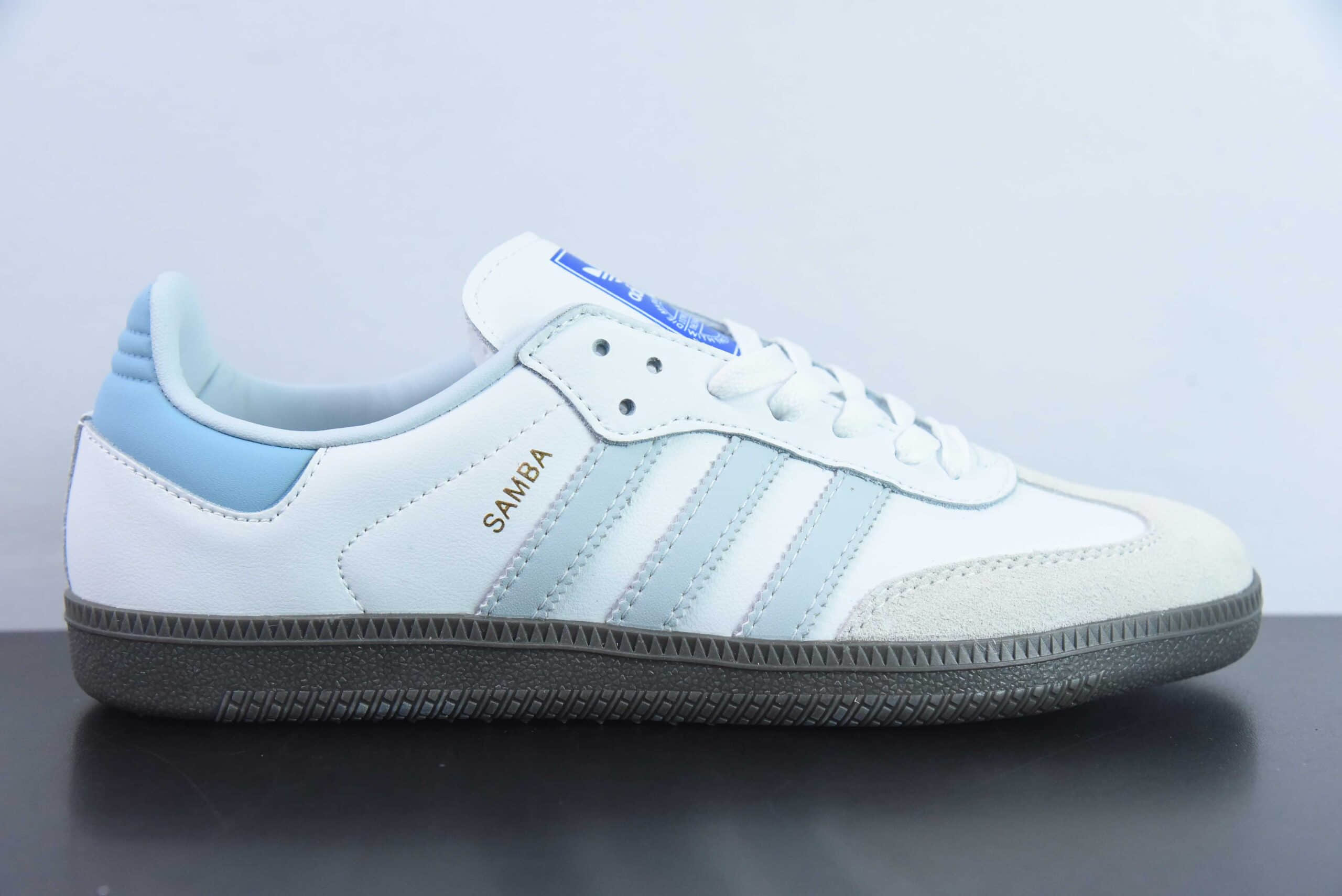 阿迪达斯Adidas Original Samba OG 阿迪达斯三叶草白淡蓝色桑巴系列德训百搭复古低帮板鞋纯原版本 货号：ID2055