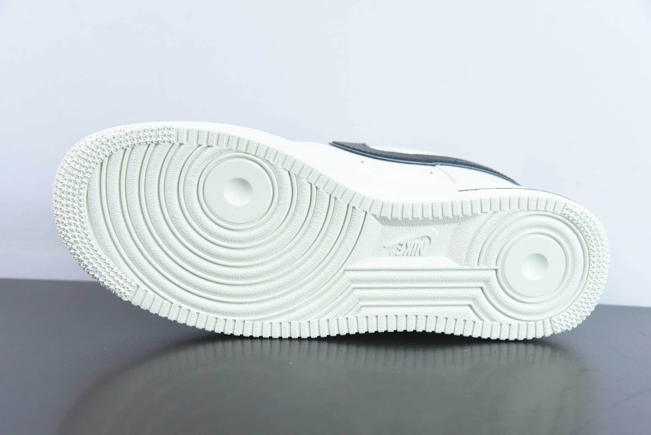 耐克Nike Kith x Air Force 1 Low NYC米白黑空军一号低帮休闲运动板鞋纯原版本 货号:NY9668-235