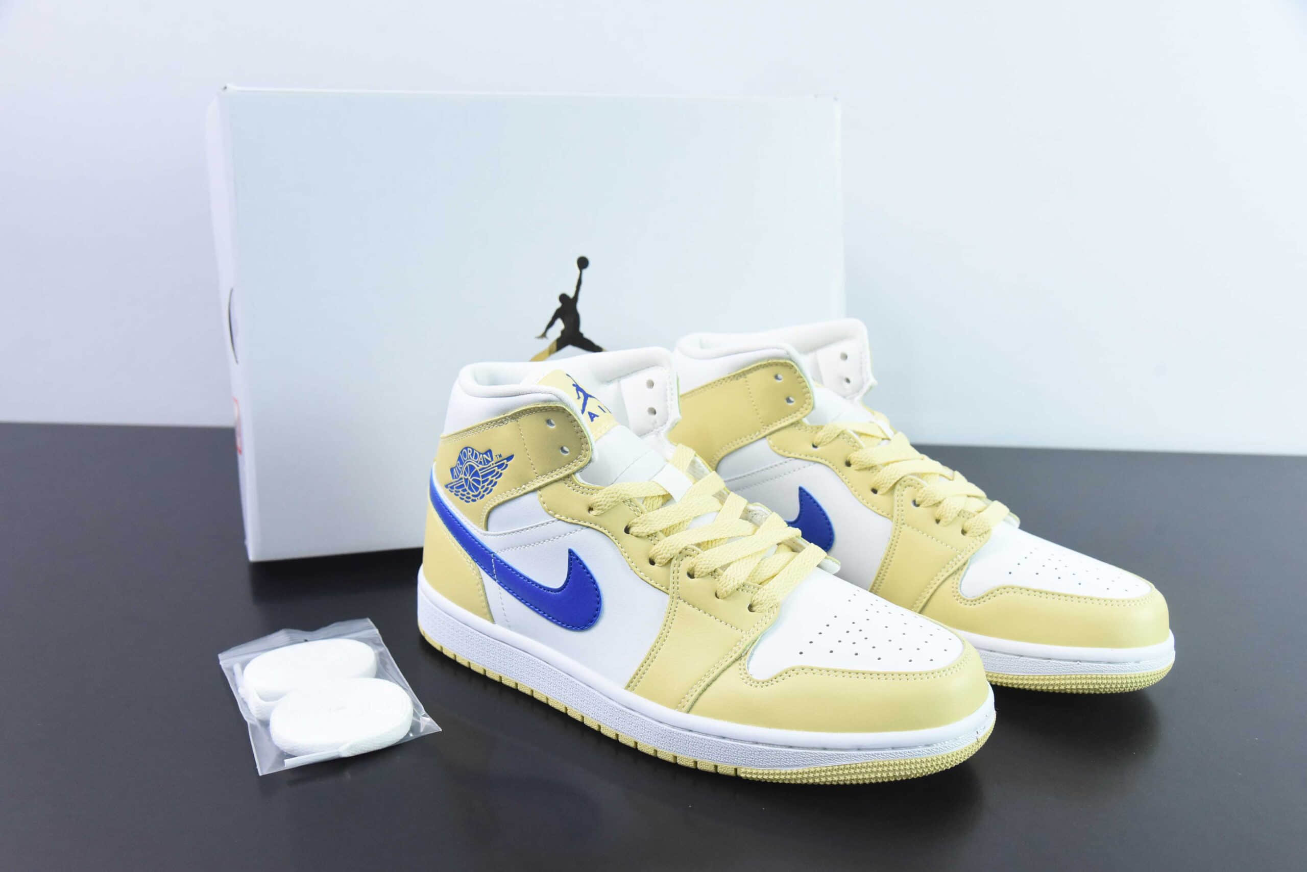 乔丹Air Jordan 1 Mid AJ1黄白蓝中帮运动篮球鞋纯原版本 货号：BQ6472-701