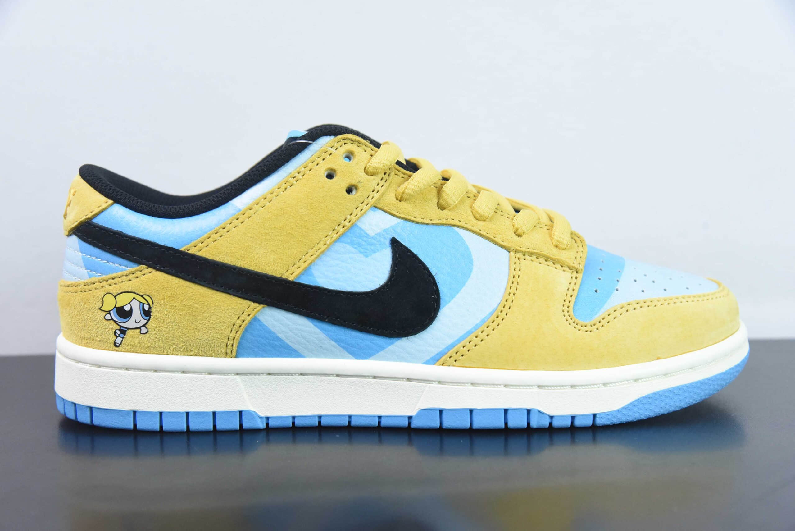 耐克Nike The Powerpuff Girls x Nike Dunk SB Low飞天小女警联名蓝黄SB低帮休闲滑板鞋纯原版本 货号：GP5532-061
