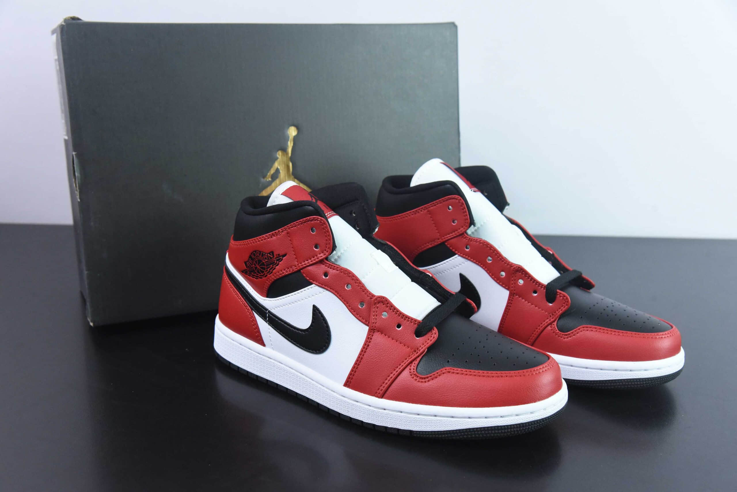 乔丹Air Jordan AJ1 Mid AJ1芝加哥中帮文化篮球鞋纯原版本 货号:554724-069