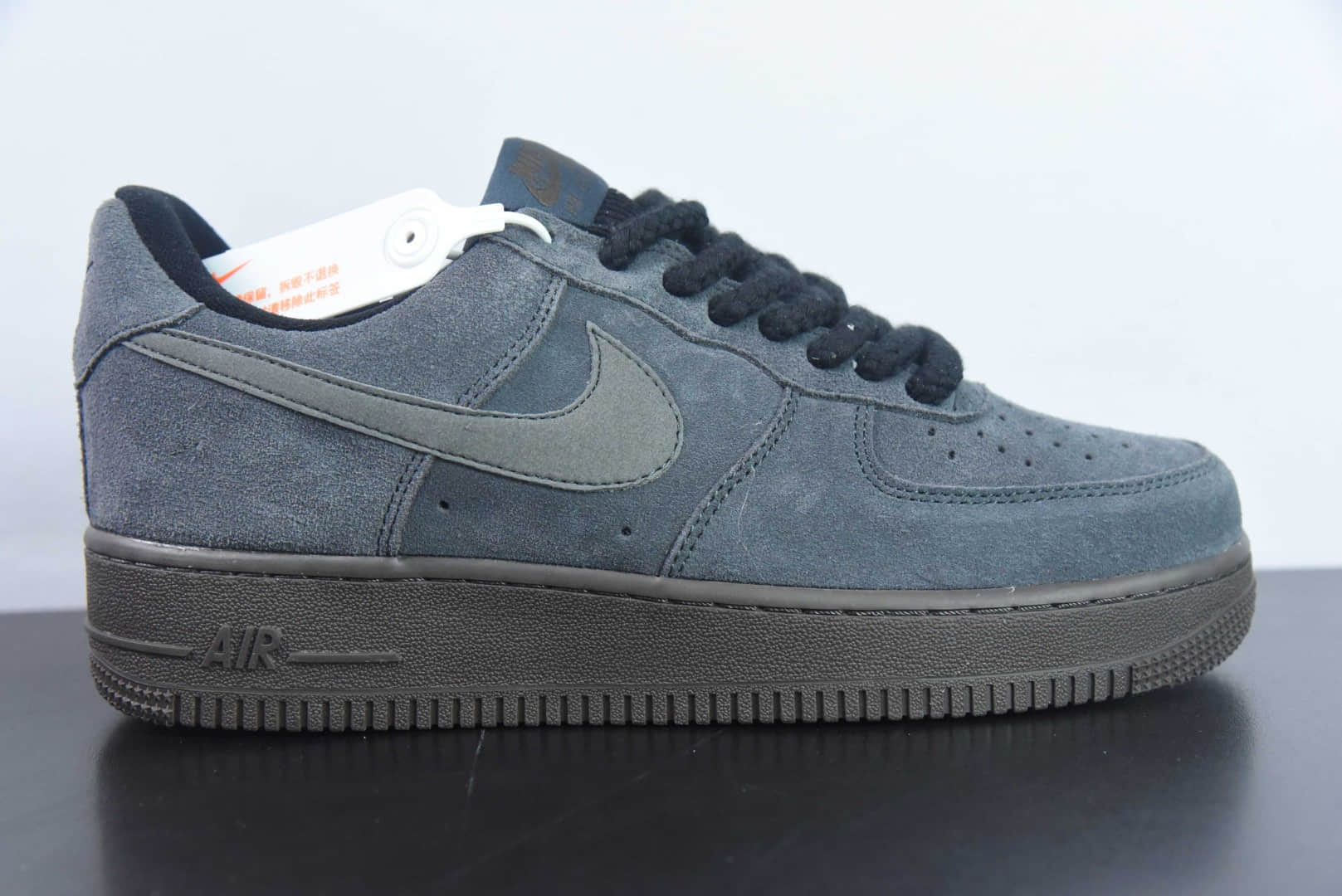 耐克Nike Air Force 1'07 Low 碳灰空军一号低帮休闲板鞋纯原版本 货号：DO6730-001 