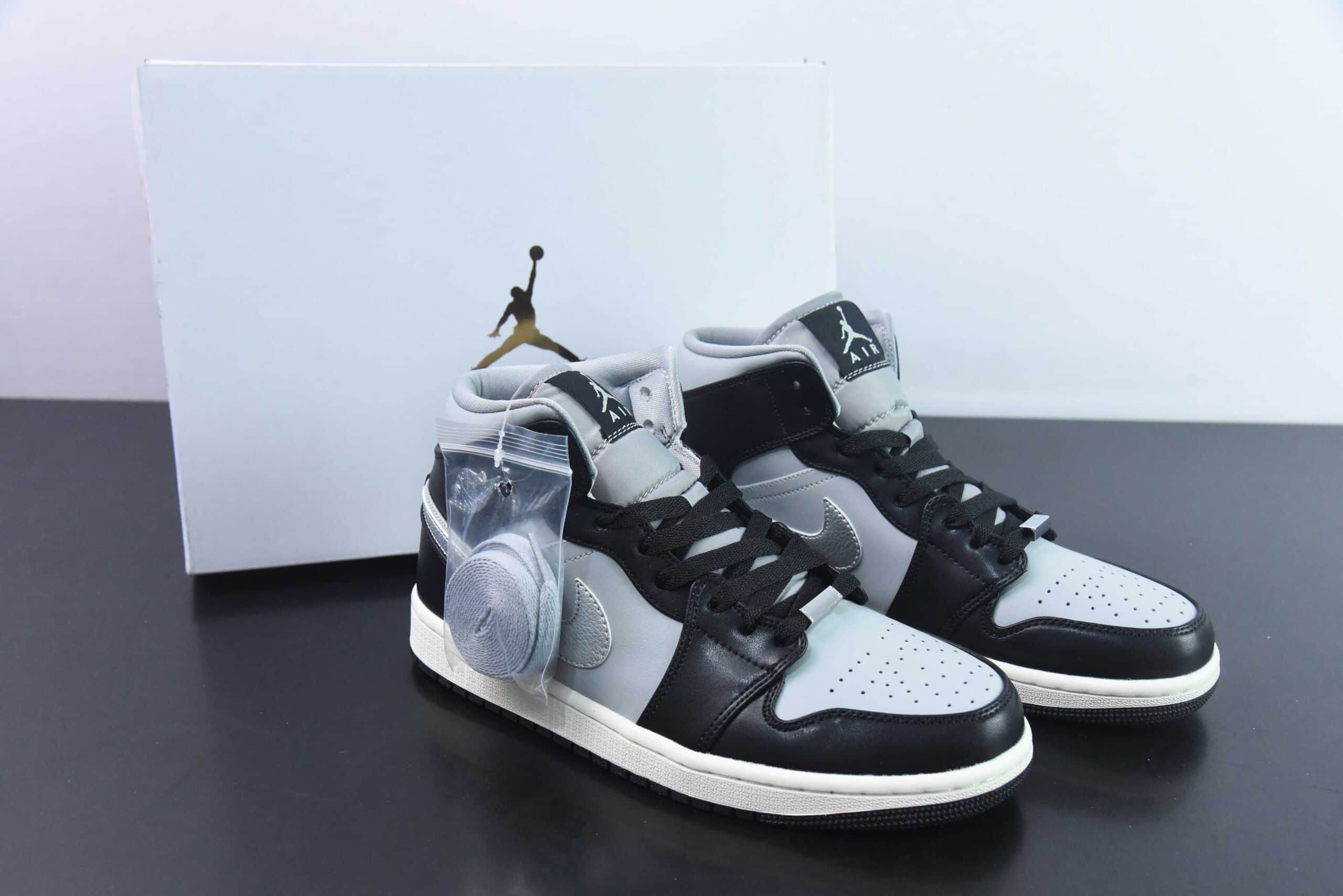 乔丹Air Jordan 1 Mid SE Black Chrome AJ1烟熏熊猫中帮篮球鞋纯原版本 货号:FB9892-002
