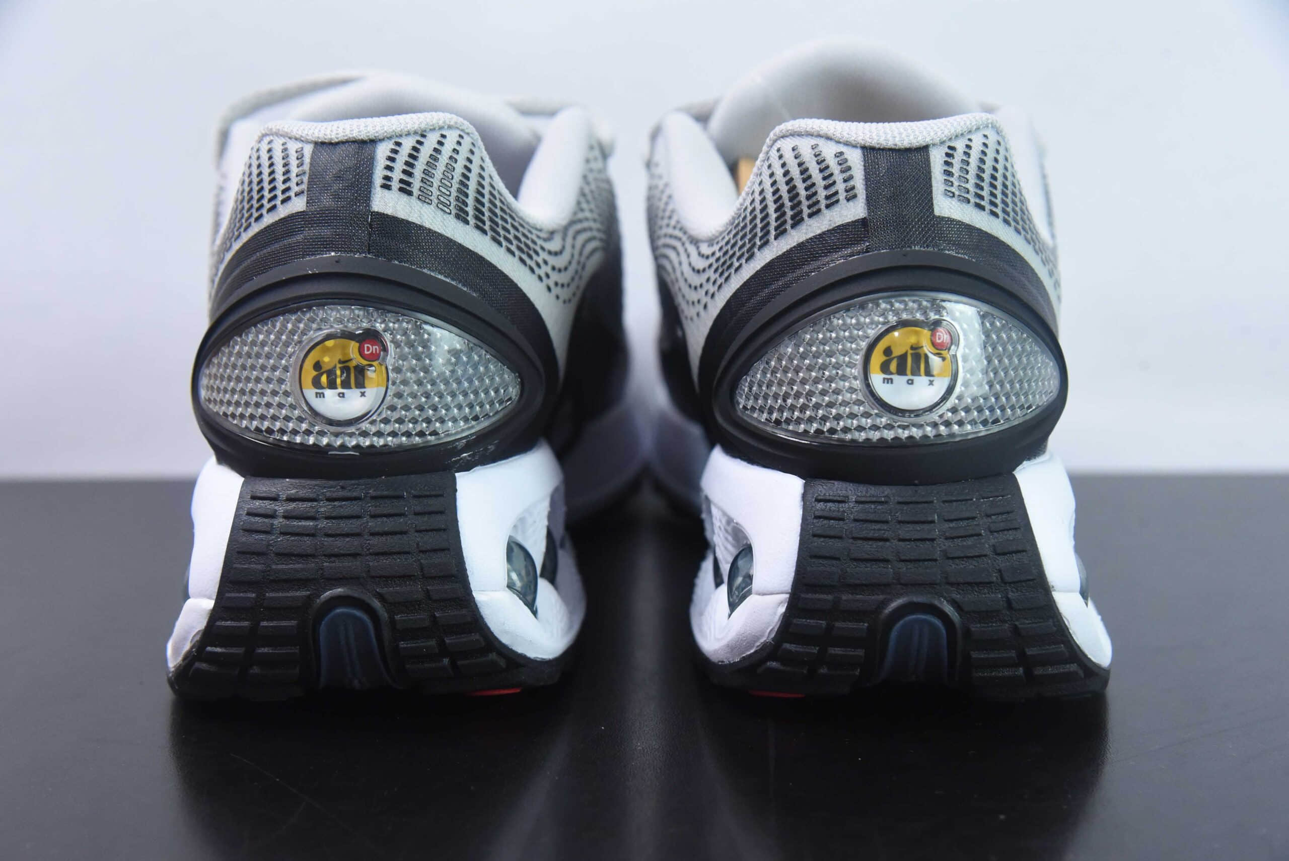 耐克Nike Air Max DN 耐克2024全新气垫灰黑跑鞋纯原版本 货号:DV3337-007