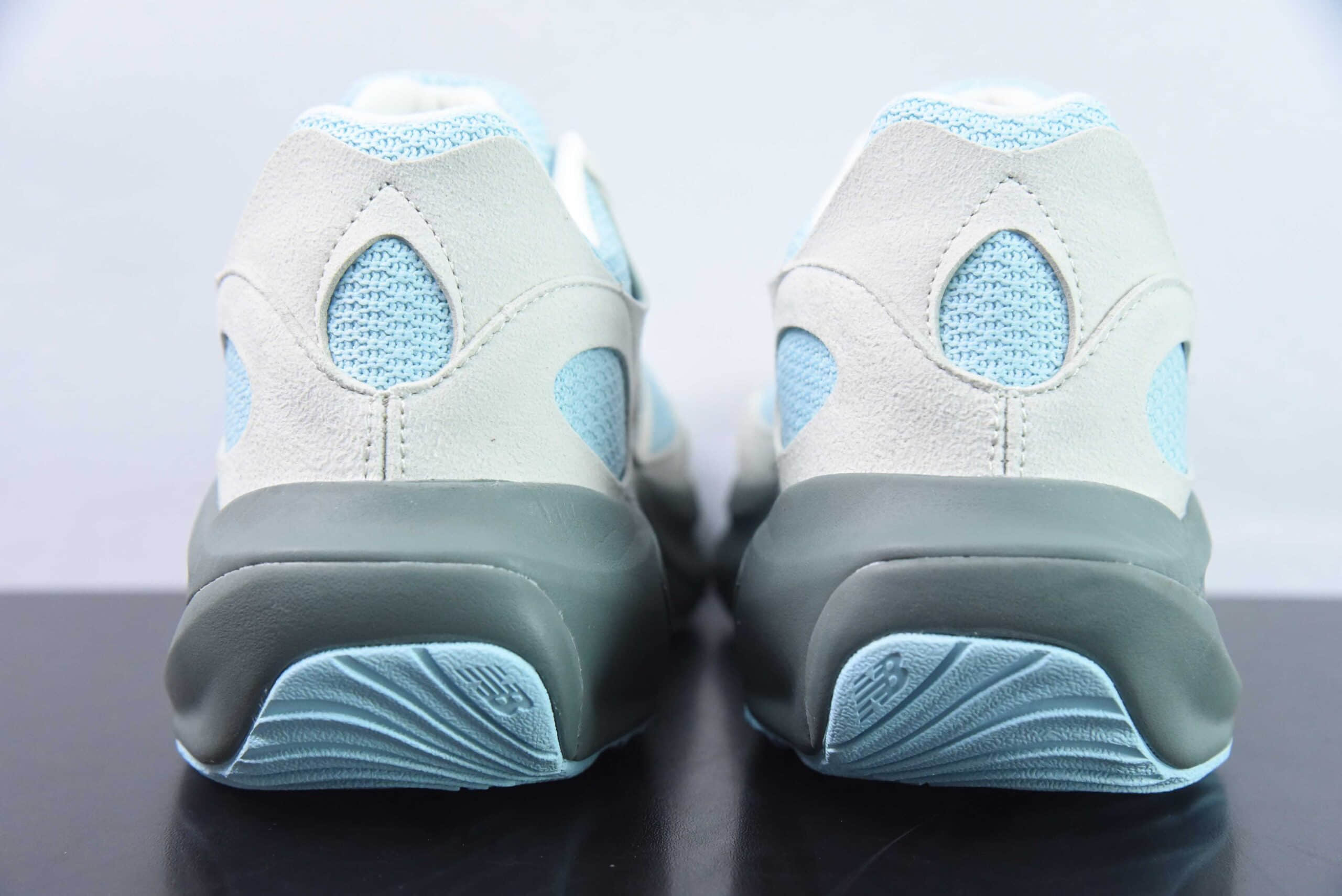 新百伦New Balance Warped RunnerGreyJade反绒浅灰玉兰动感增高跑鞋纯原版本 货号：UWRPDGMG