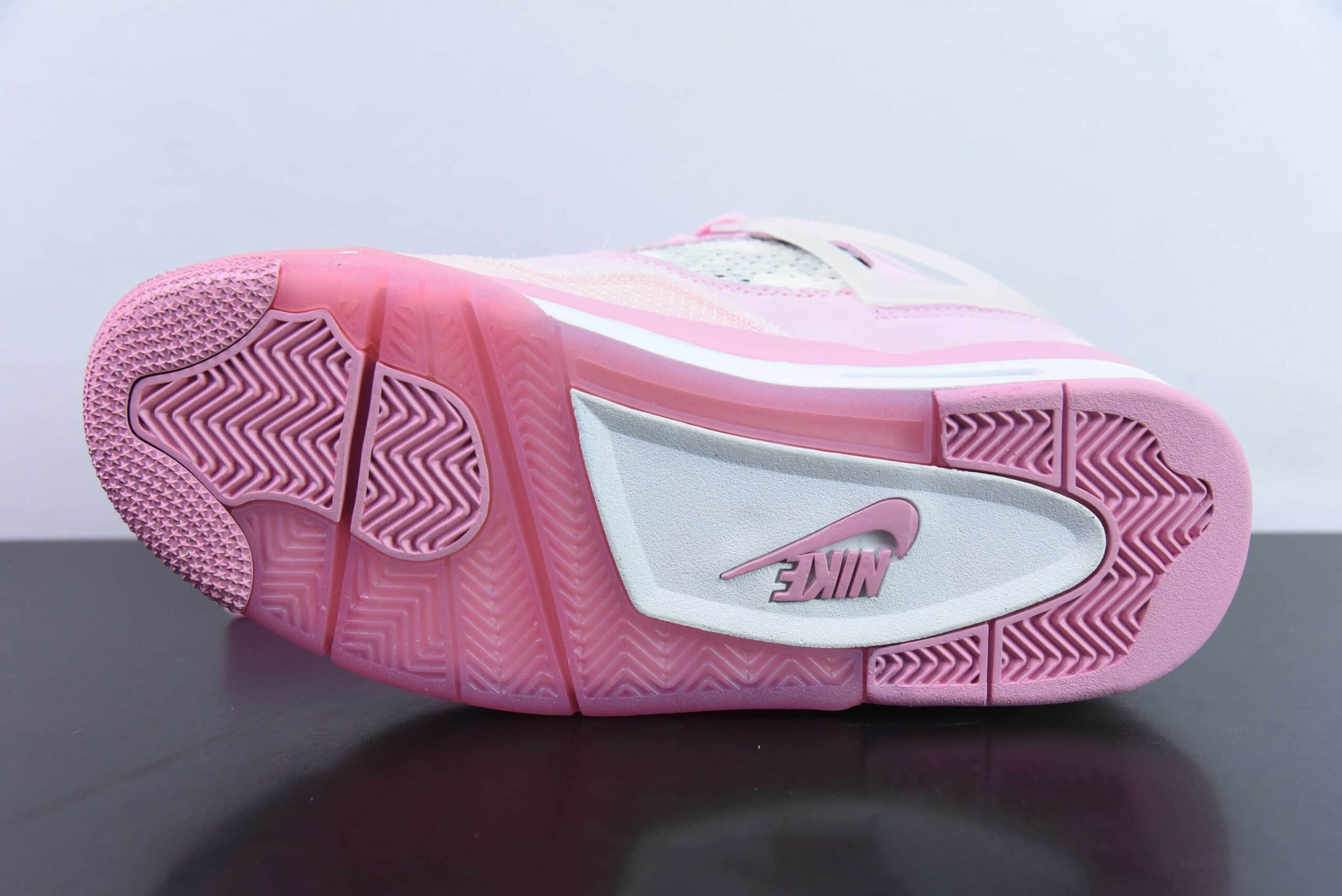 乔丹Off-White x Air Jordan AJ4 Retro OW粉色联名AJ4代中帮复古休闲运动文化篮球鞋纯原版本 货号：CV9388-105 