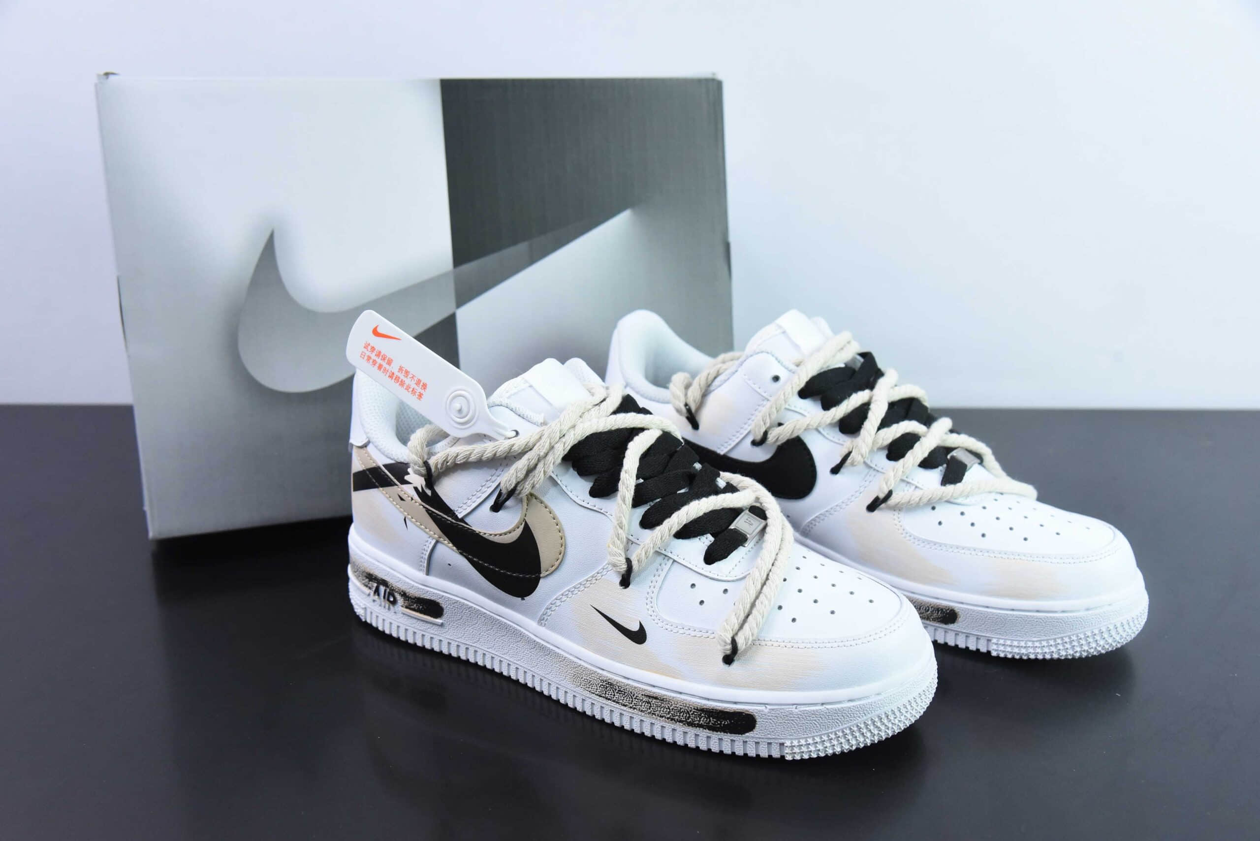 耐克Nike Air Force 1'07 Low 二次元主题米白黑喷绘断勾空军一号绑带低帮休闲板鞋纯原版本 货号:ZH0316-013