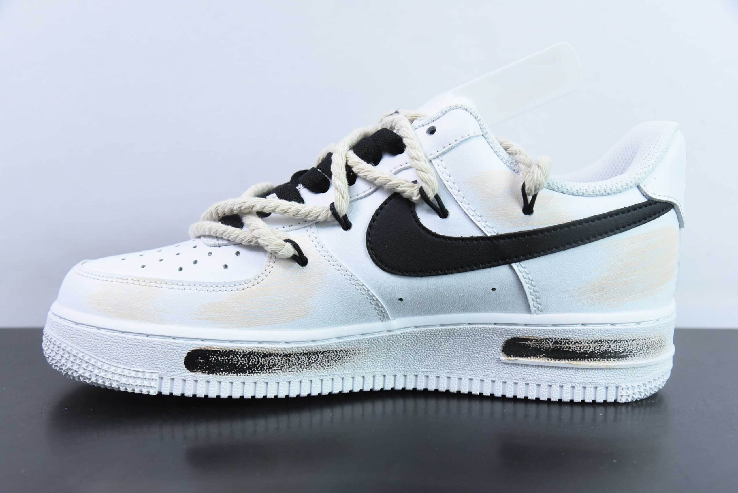 耐克Nike Air Force 1'07 Low 二次元主题米白黑喷绘断勾空军一号绑带低帮休闲板鞋纯原版本 货号:ZH0316-013