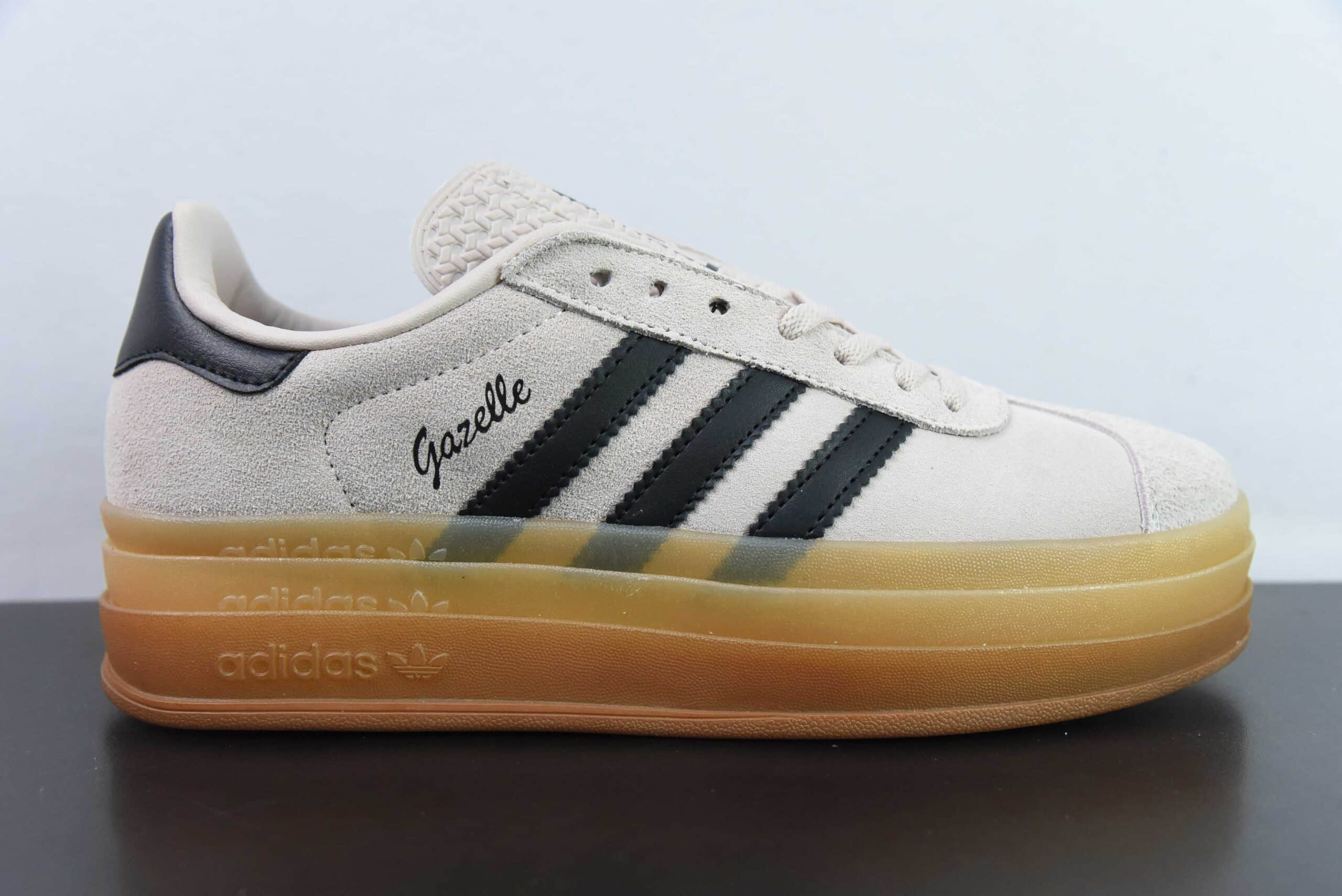 阿迪达斯Adidas Originals Gazelle Bold 羚羊松糕鞋樱花粉三层底低帮耐磨厚底增高粉色女子板鞋纯原版本 货号： IE0429