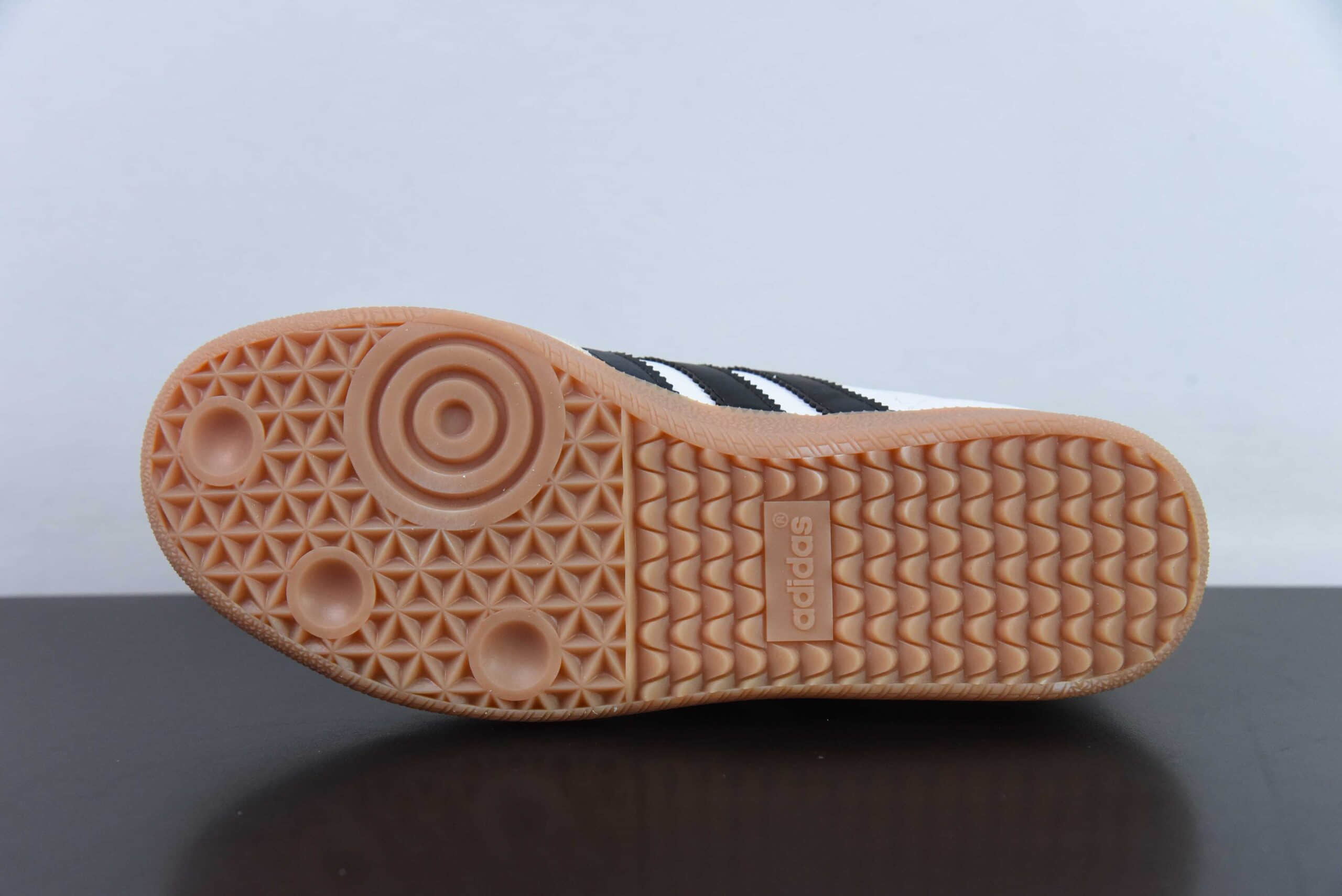 阿迪达斯Adidas Originals Samba OG 黑白生胶桑巴舞系列绅士德训足球风百搭低帮休闲运动板鞋纯原版本 货号:IF0642