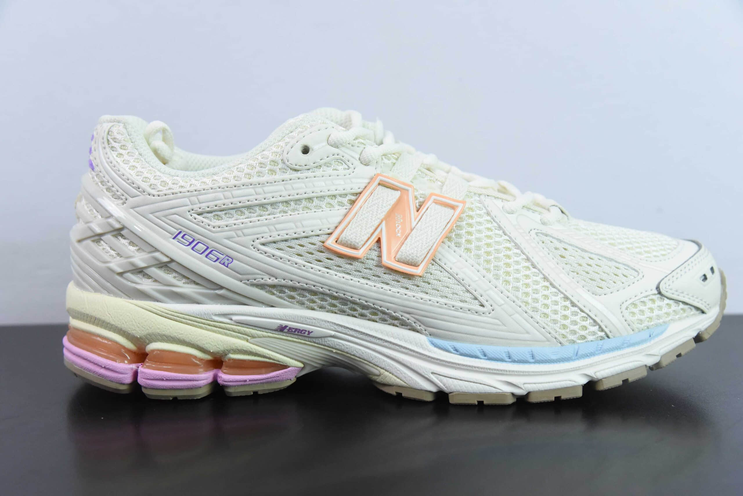 新百伦New Balance 1906系列米白淡黄蓝粉复古老爹风休闲运动慢跑鞋纯原版本 货号：M1906RBP