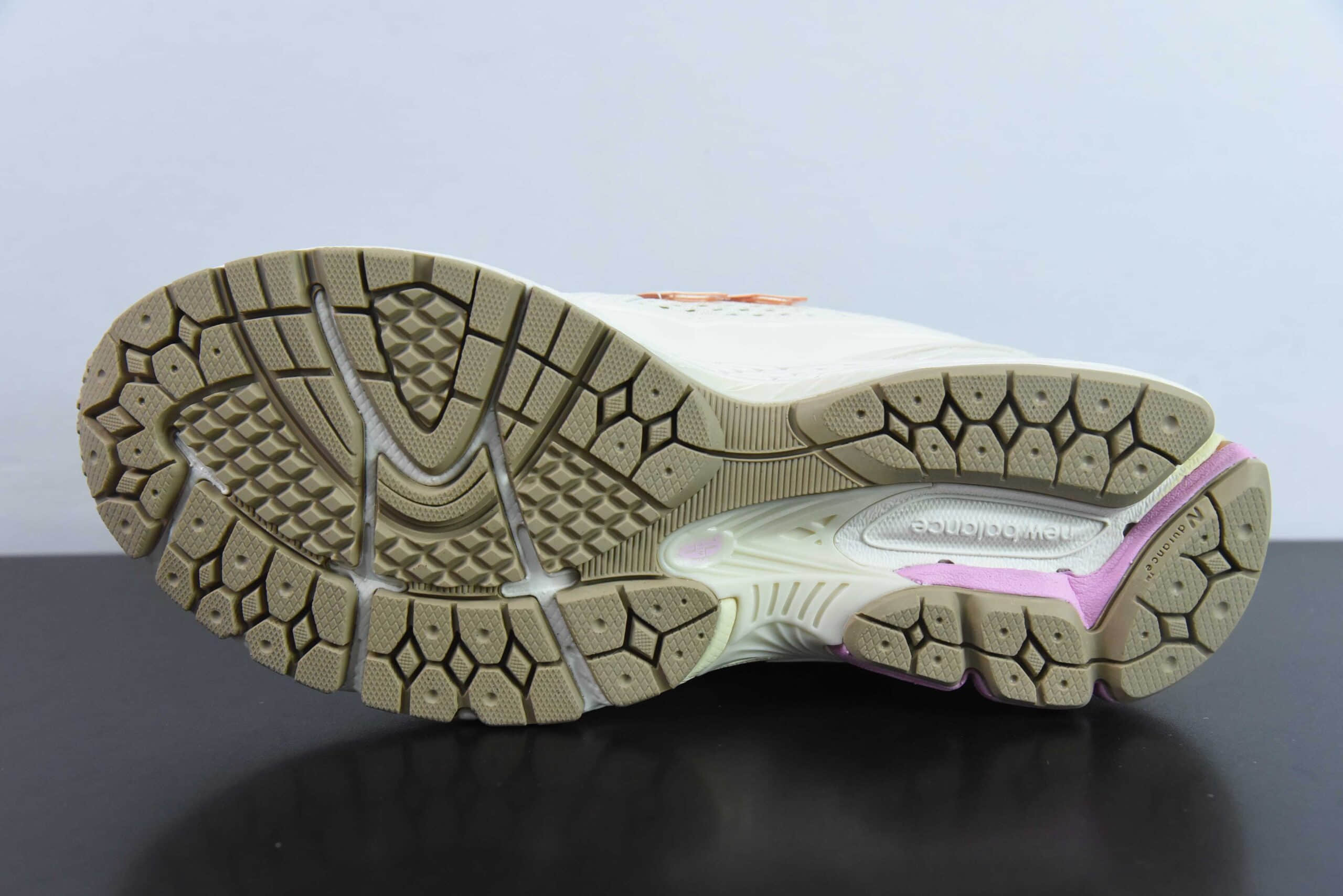 新百伦New Balance 1906系列米白淡黄蓝粉复古老爹风休闲运动慢跑鞋纯原版本 货号：M1906RBP