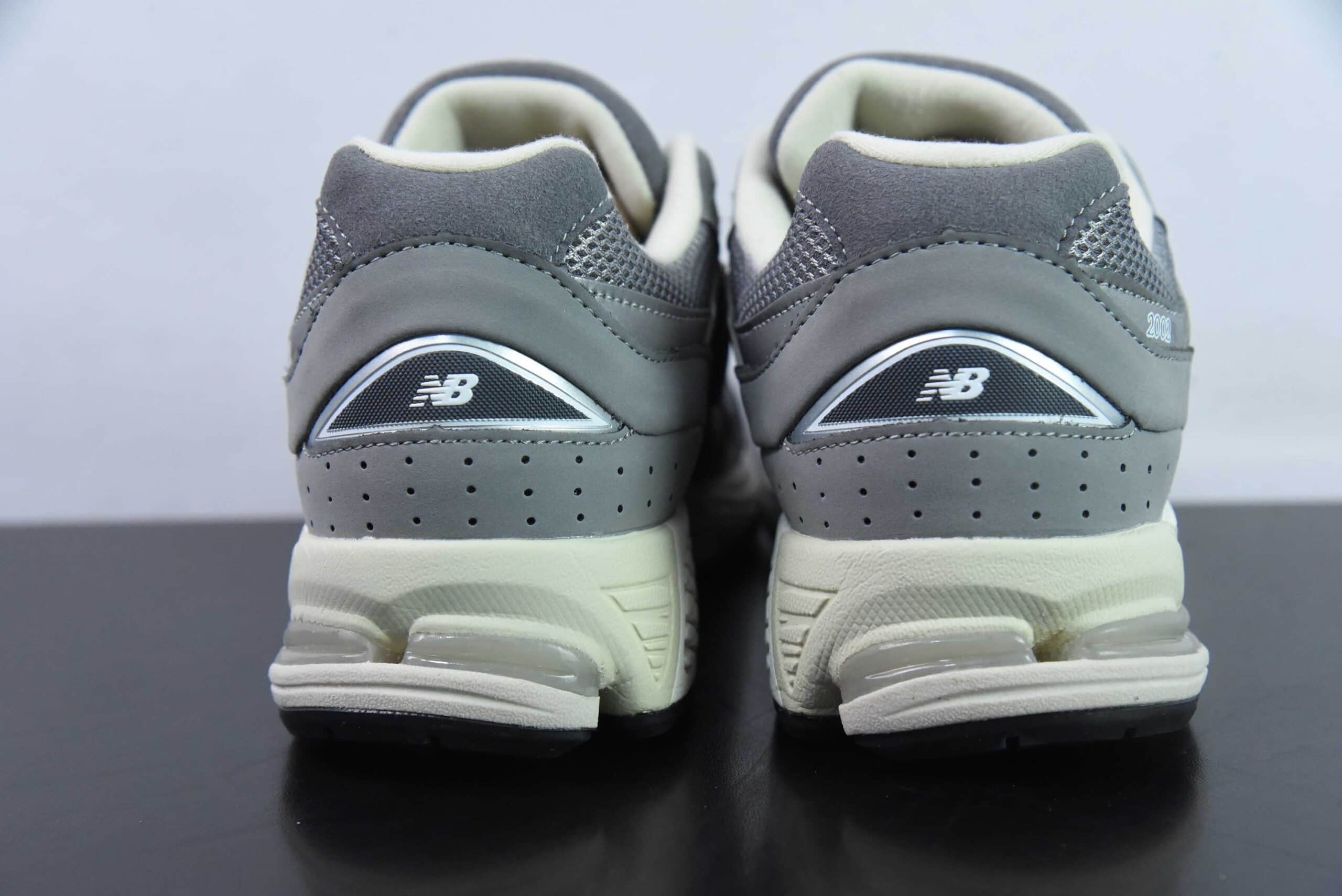 新百伦New Balance 2002RLinen withSlate Grey麂皮工装奶油白灰低帮复古休闲慢跑鞋纯原版本 货号：W2002RNM