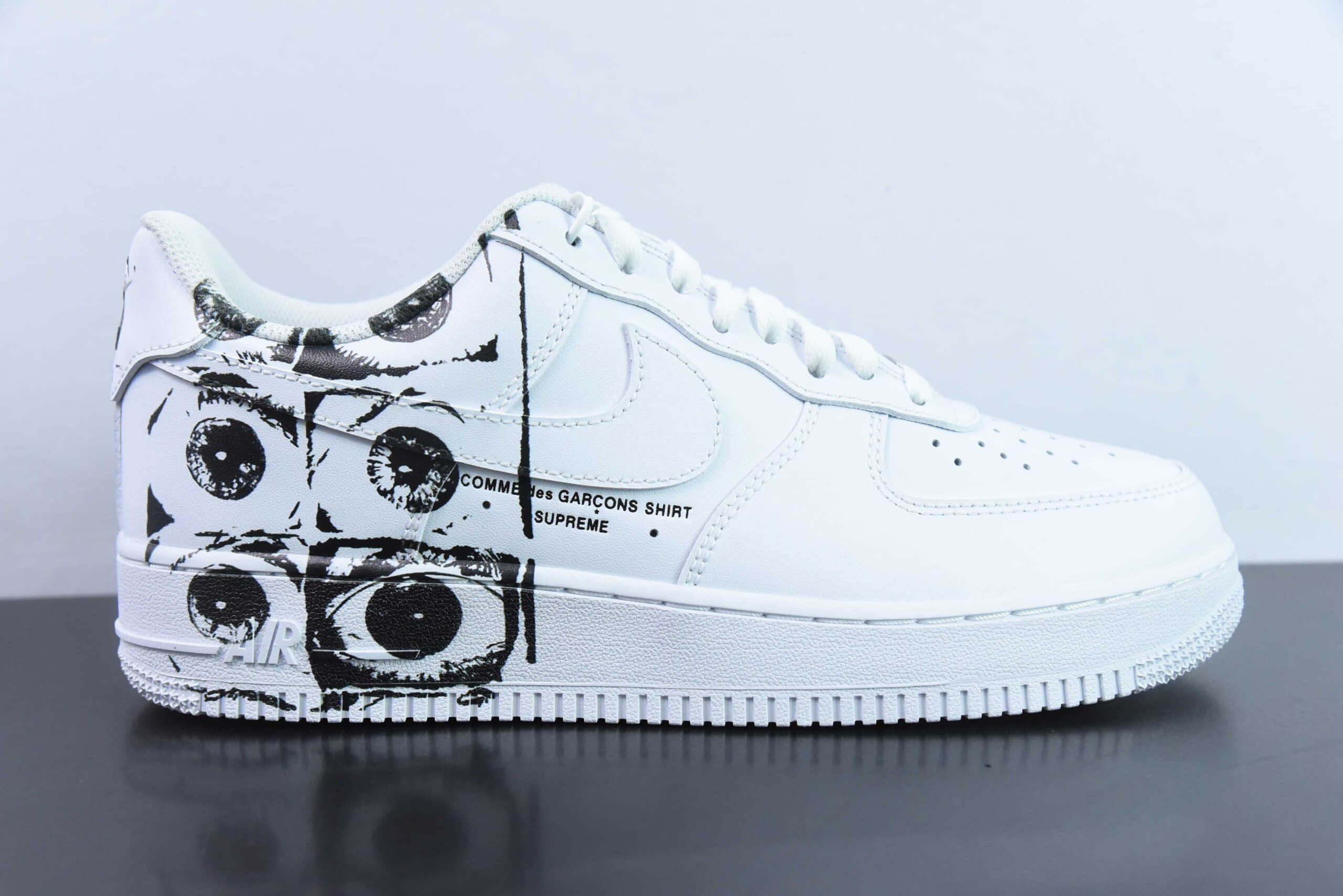 耐克Nike CDG x Supreme x NK Air Force 1 Supreme Comme des Garcons Shirt 三方联名白黑六眼空军一号低帮板鞋纯原版本 货号:923044-100