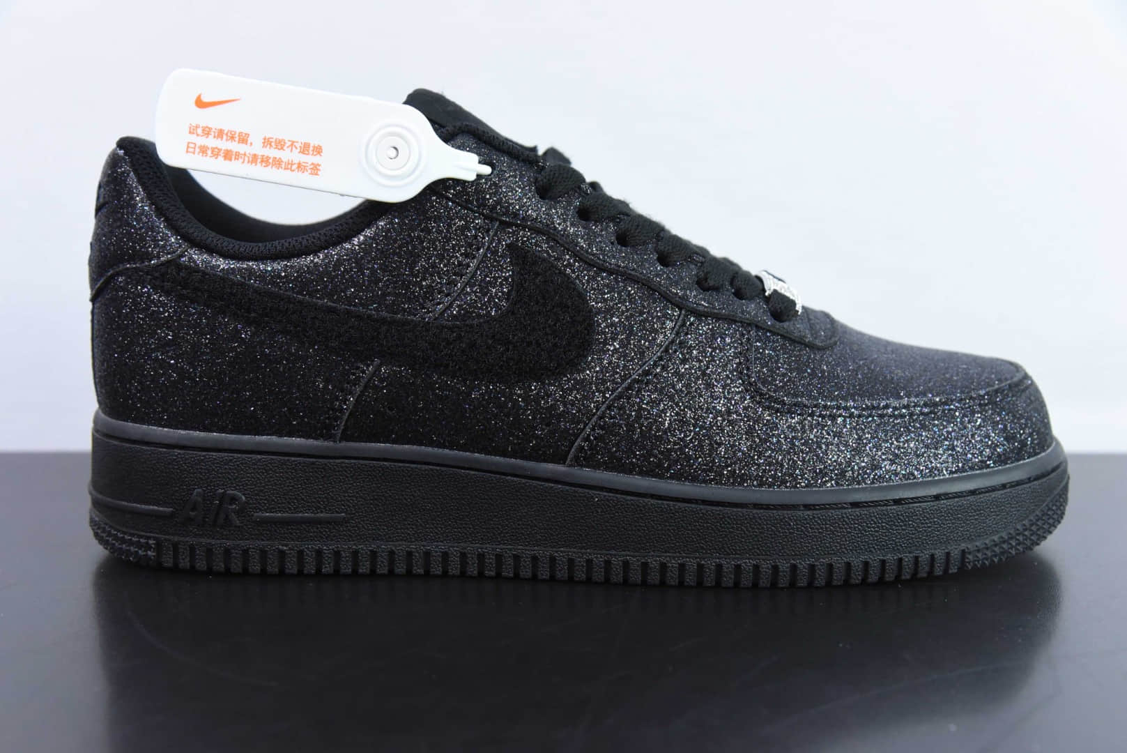 耐克Nike Air Force 1 '07 纯黑满天星空军一号低帮休闲板鞋纯原版本 货号：CW2288-001 