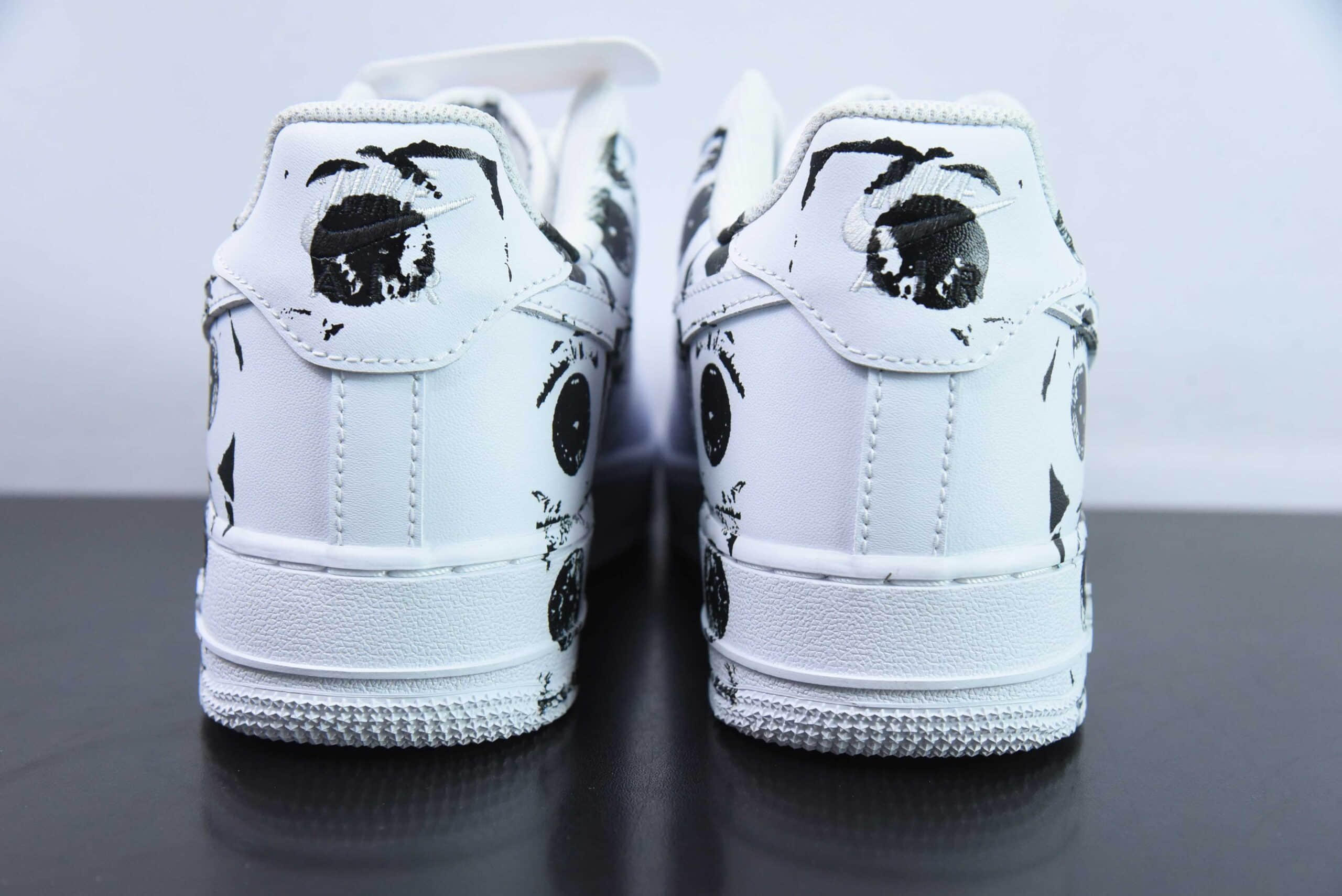 耐克Nike CDG x Supreme x NK Air Force 1 Supreme Comme des Garcons Shirt 三方联名白黑六眼空军一号低帮板鞋纯原版本 货号:923044-100