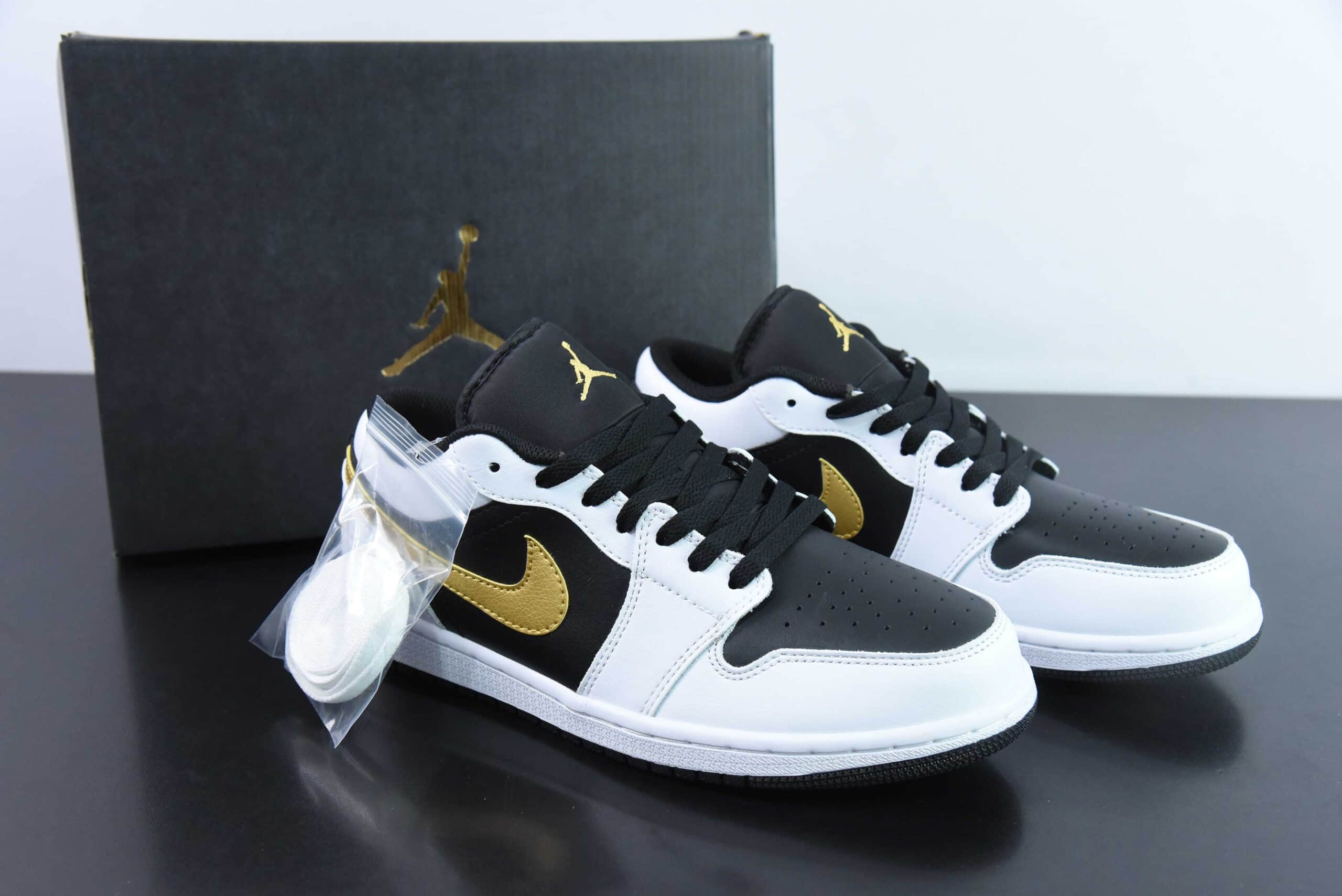乔丹Air Jordan 1 Low AJ1黑白金勾低帮文化篮球鞋纯原版本 货号：553558-172 