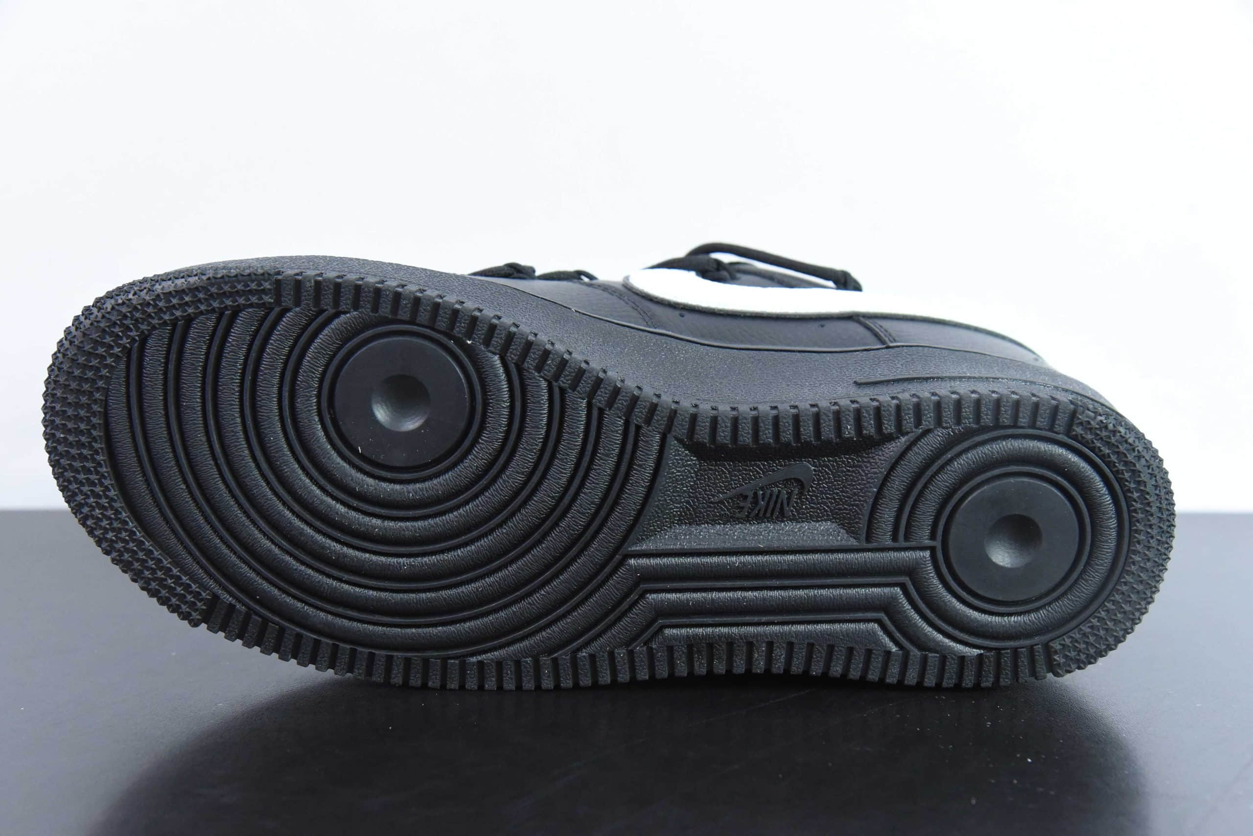 耐克Nike Air Force 1 Low 黑白勾经典绑带空军一号低帮休闲板鞋纯原版本 货号：ZH0316-018 