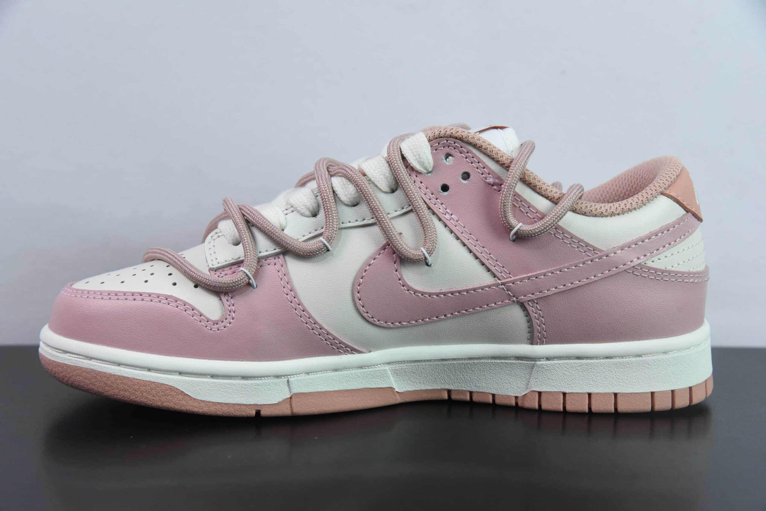 耐克Nike SB Dunk Low GSPinkWhite复古甜心浅粉米白情人节绑绳SB扣篮系列低帮经典百搭休闲运动板鞋纯原版本 货号：DD1503-118