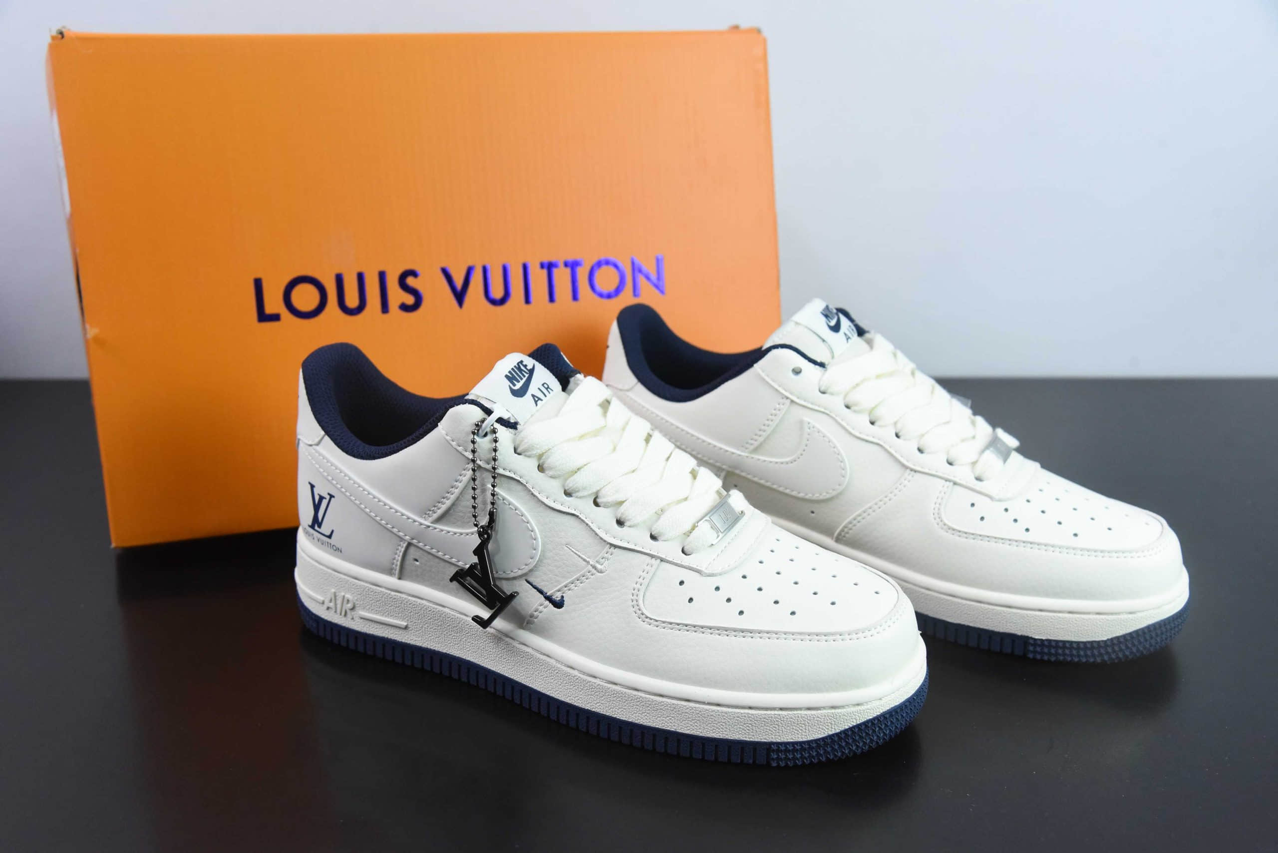 耐克Nike Louis Vuitton x Nike Air Force 1 07 米白午夜蓝LV印花双小钩空军一号低帮休闲板鞋纯原版本 货号:XZ6188-002