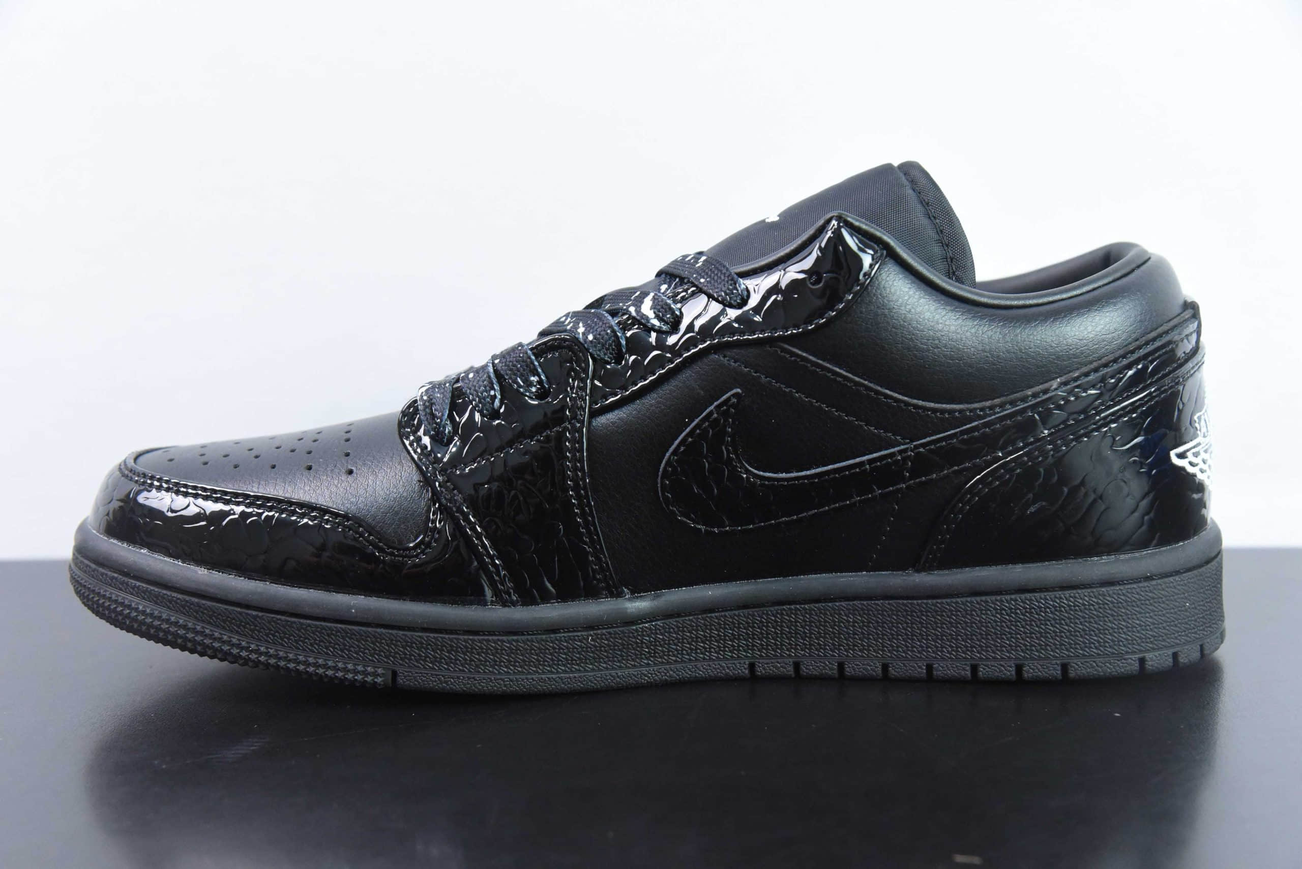 乔丹Air Jordan 1 Low Black Croc AJ1乔1鳄鱼黑低帮文化休闲板鞋纯原版本 货号:HJ7743-010