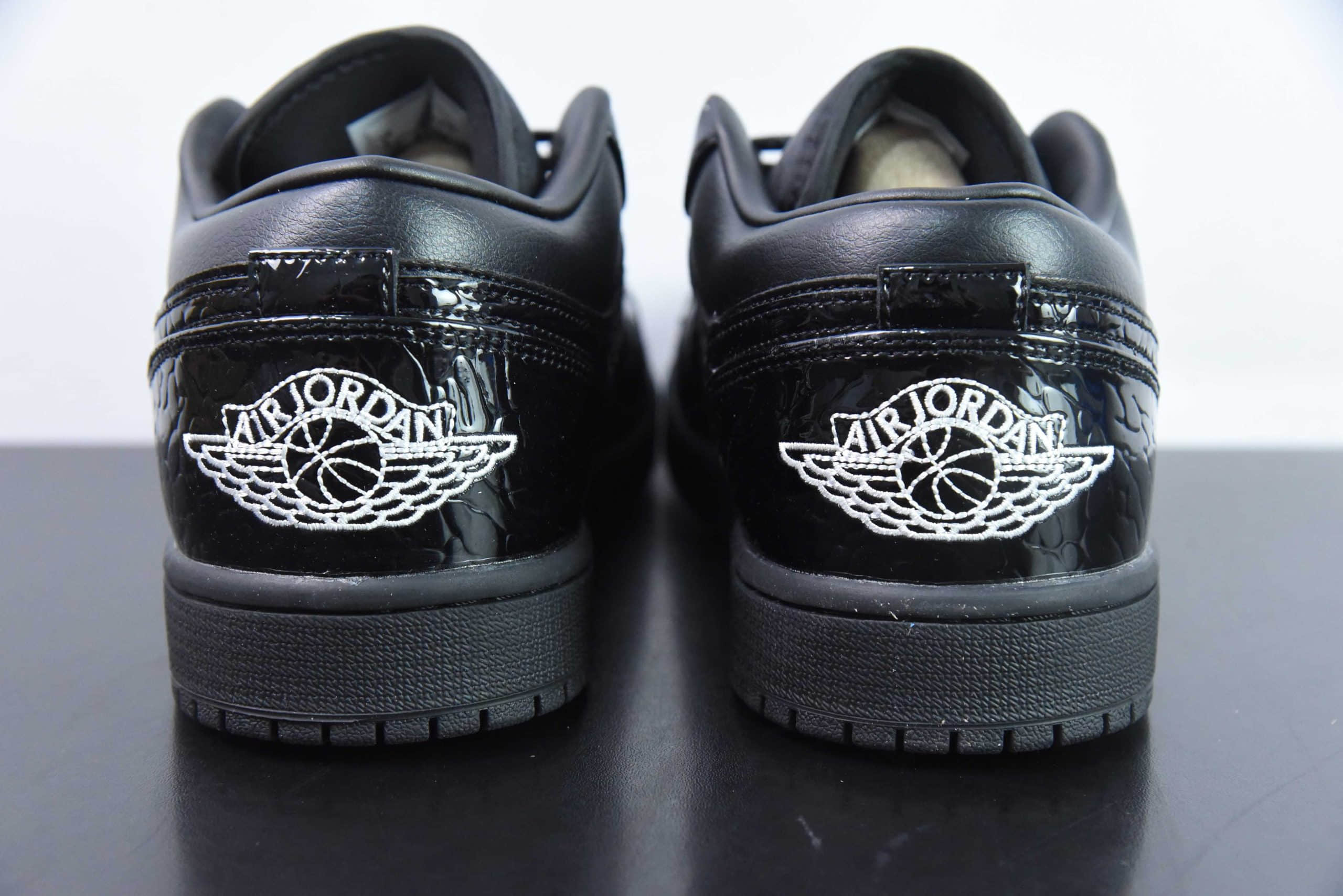 乔丹Air Jordan 1 Low Black Croc AJ1乔1鳄鱼黑低帮文化休闲板鞋纯原版本 货号:HJ7743-010