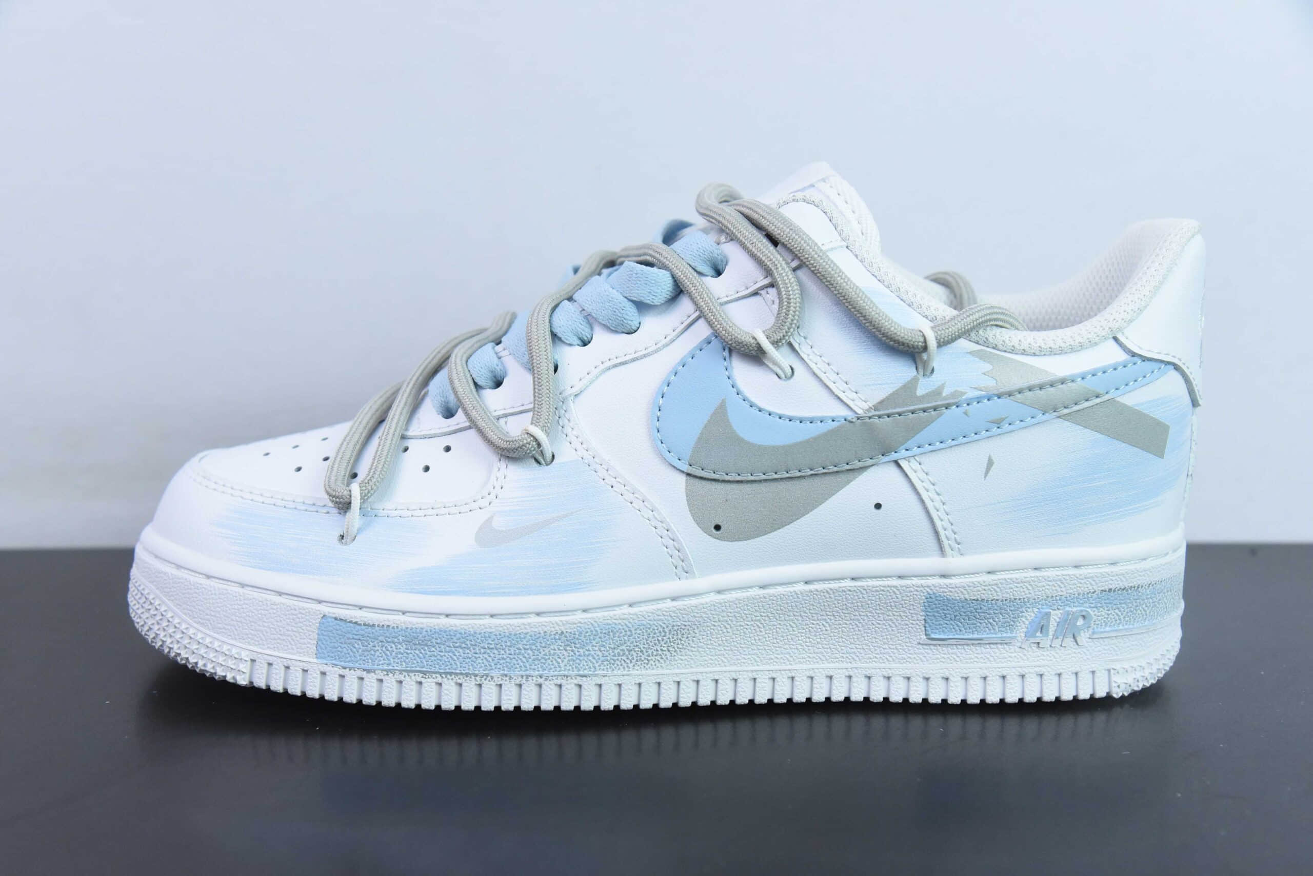 耐克Nike Air Force 1'07 Low 二次元主题断勾喷绘灰蓝绑带空军一号绑带低帮休闲板鞋纯原版本 货号：ZH0316-020
