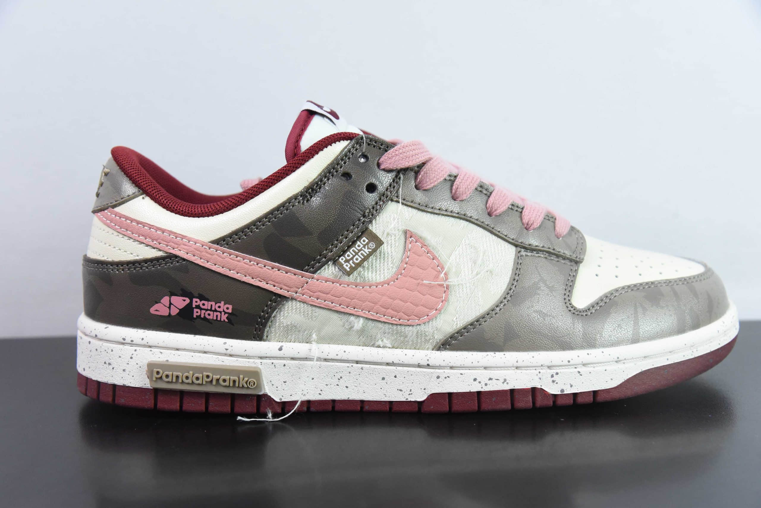 耐克Nike Dunk Low 熊猫恶作剧拓荒骑士粉尘SB低帮休闲板鞋纯原版本 货号：DD1391-601 