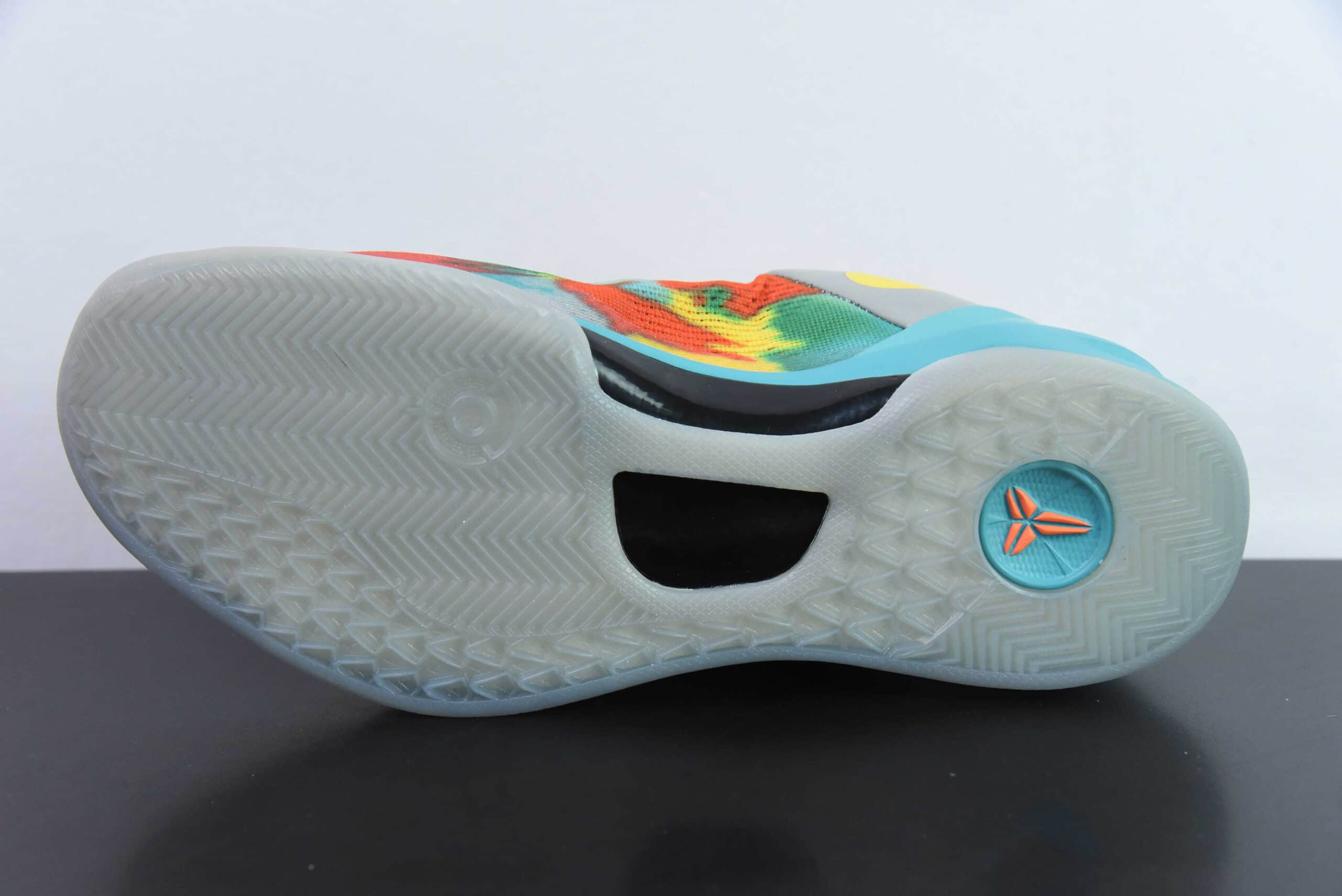 科比KOBE 8 PROTRO 科比八代大师之路威尼斯海滩男子实战篮球鞋纯原版本 货号：FQ3548-001 