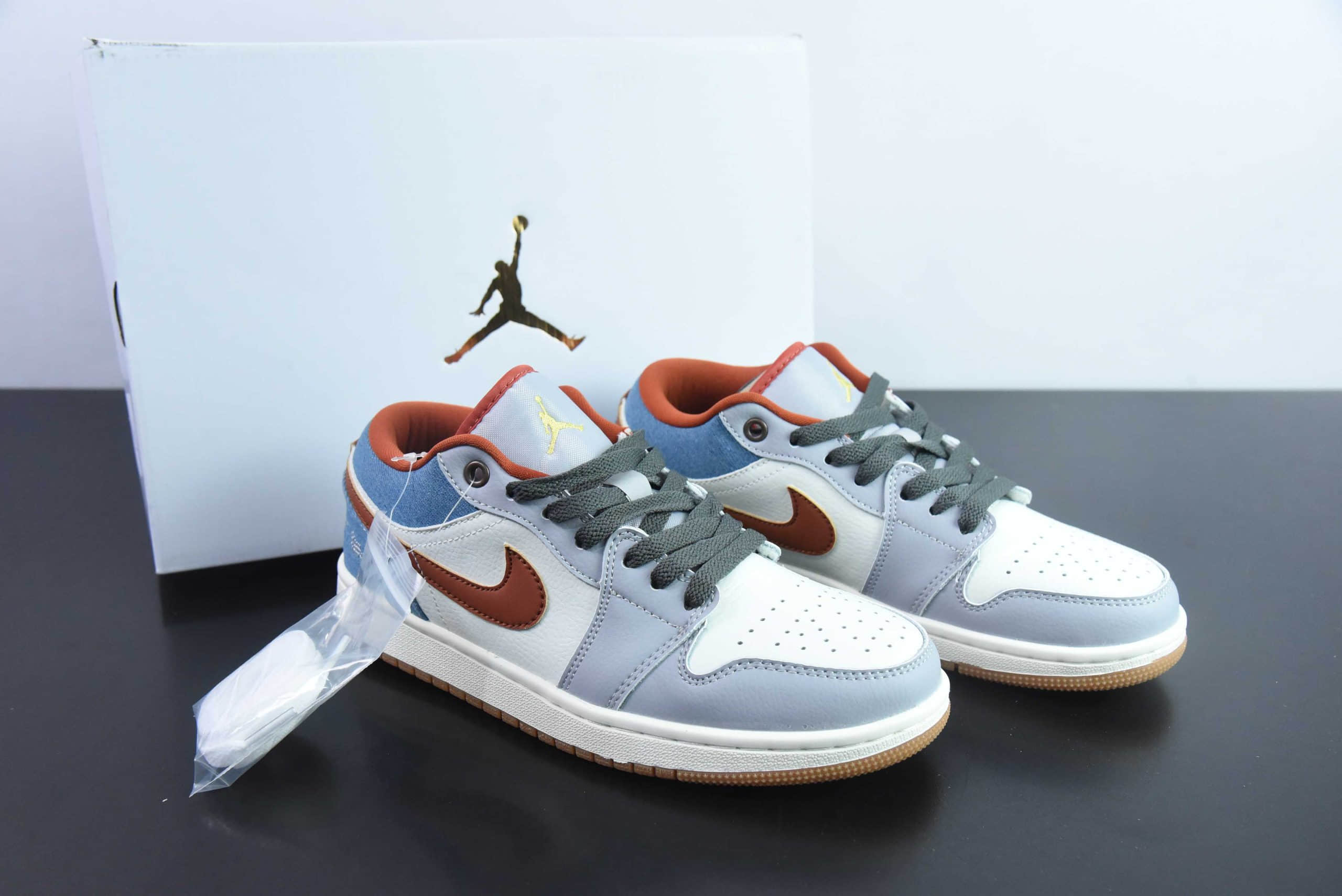 乔丹Air Jordan 1 Low AJ1白蓝橙刺子绣低帮复古文化篮球鞋纯原版本 货号：FZ5045-091 