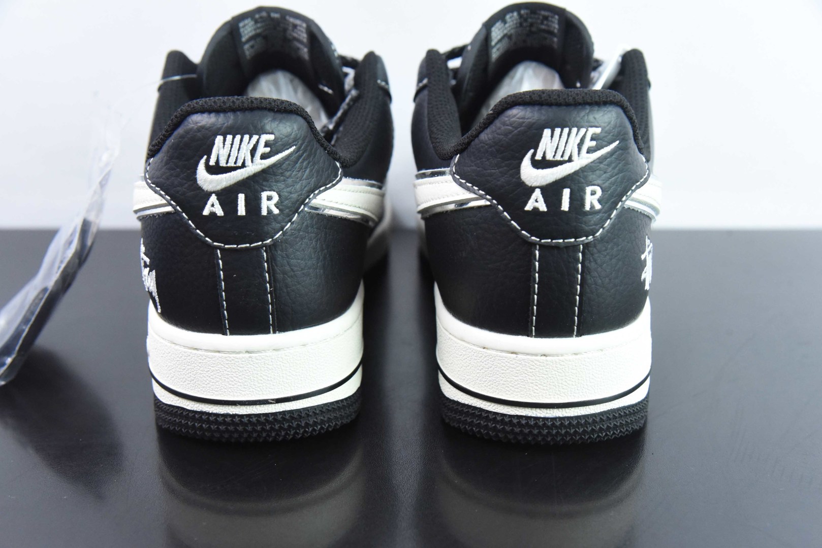 耐克Nike Air Force 1'07 Low 斯图西联名全黑英文logo空军一号低帮休闲板鞋纯原版本 货号：XZ6188-311