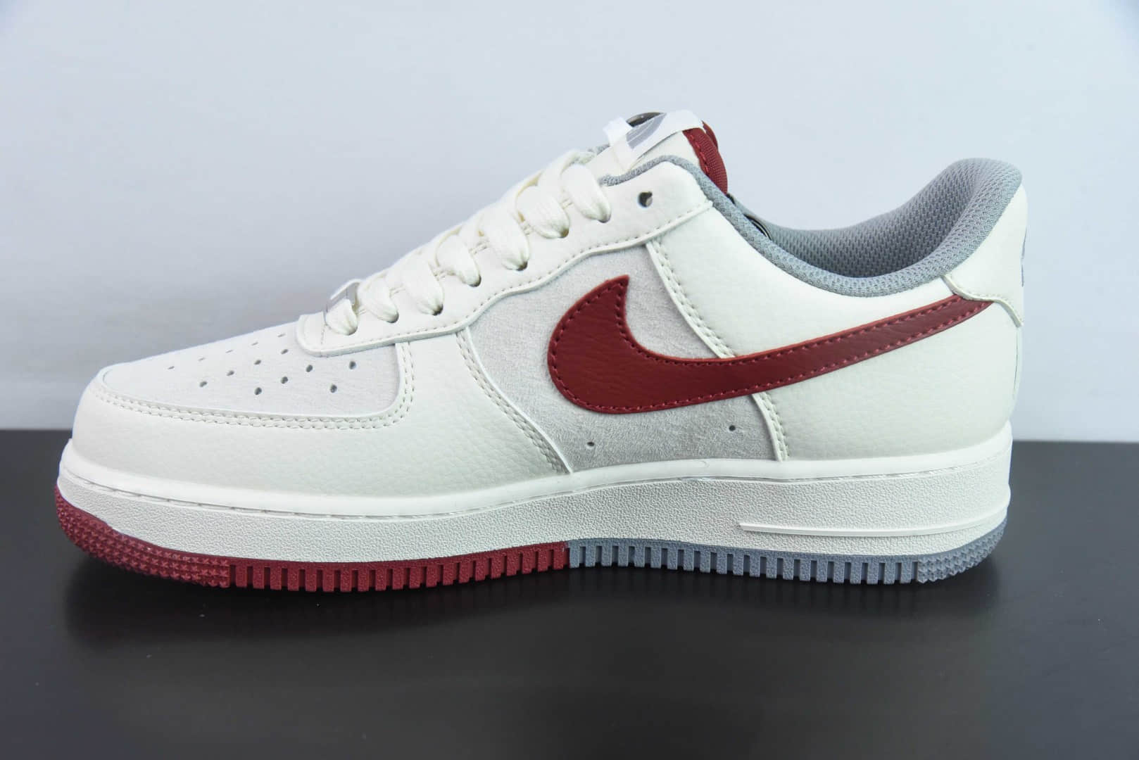 耐克NIke Air Force 1 '07 Low “北面联名米红双色”空军一号低帮休闲板鞋纯原版本 货号:DM6868-047