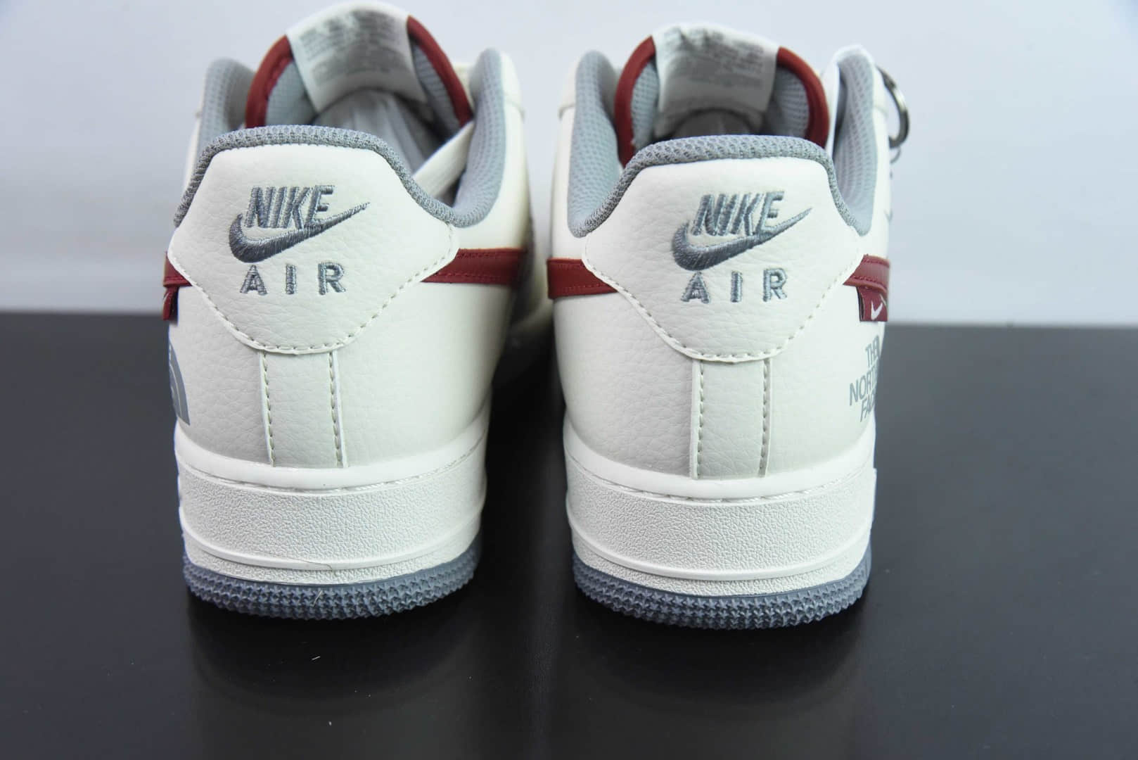 耐克NIke Air Force 1 '07 Low “北面联名米红双色”空军一号低帮休闲板鞋纯原版本 货号:DM6868-047