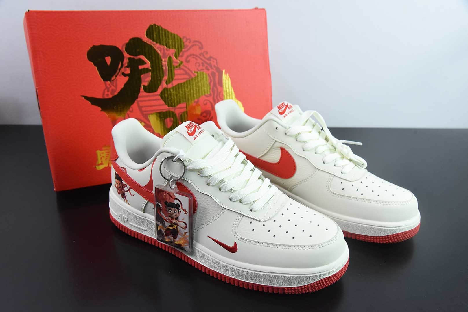 耐克Nike Air Force 1 AF1白红哪吒印花定制版空军一号低帮休闲板鞋纯原版本 货号：DF0188-048