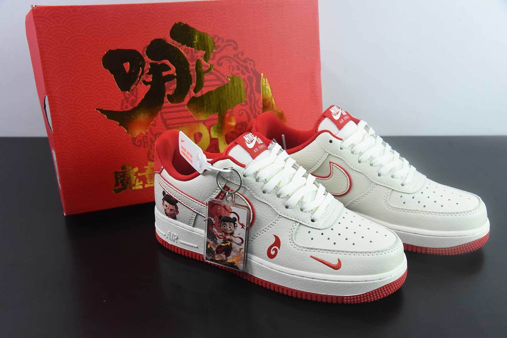 耐克Nike Air Force 1 Low 07 哪吒闹海哪吒涂鸦魔丸米红小钩空军一号低帮休闲板鞋纯原版本 货号：KK1988-059 
