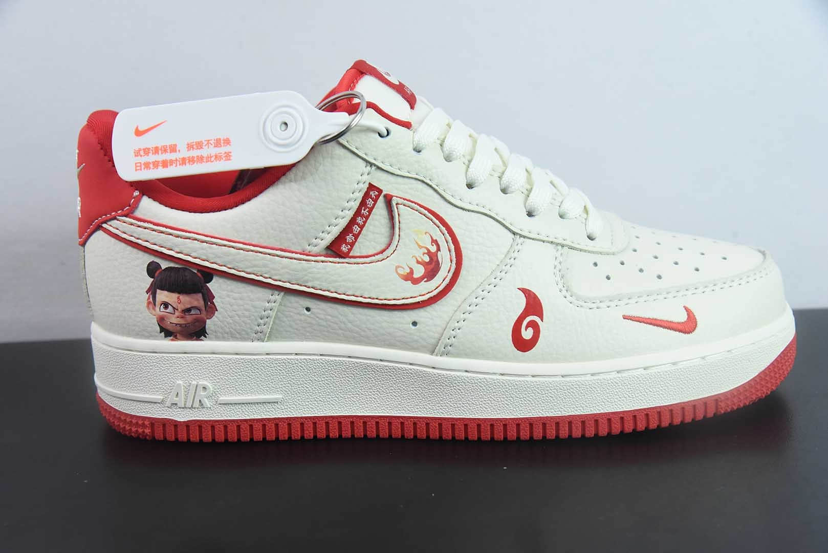 耐克Nike Air Force 1 Low 07 哪吒闹海哪吒涂鸦魔丸米红小钩空军一号低帮休闲板鞋纯原版本 货号：KK1988-059 