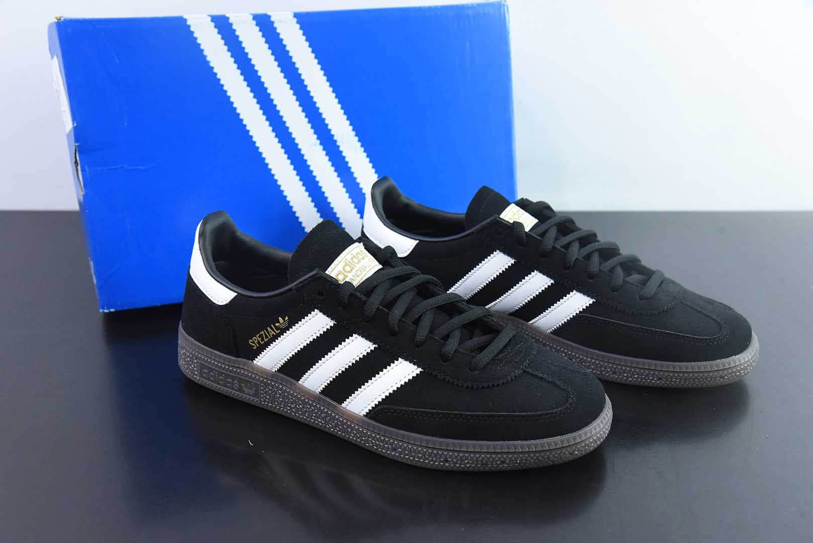 阿迪达斯Adidas Handball Spezial 阿迪三叶草学院风黑白低帮复古休闲板鞋纯原版本 货号：DB3021