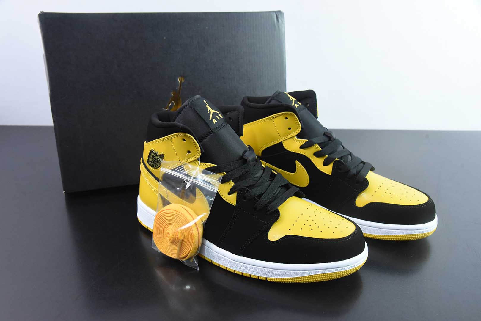 乔丹Jordan Air Jordan 1 Mid New Love AJ1黑黄中帮文化休闲板鞋纯原版本 货号:HJ6654-071