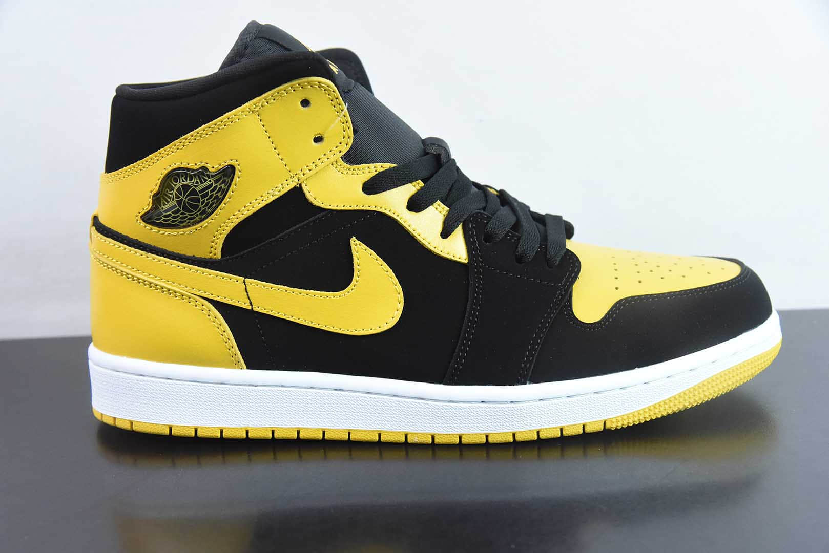 乔丹Jordan Air Jordan 1 Mid New Love AJ1黑黄中帮文化休闲板鞋纯原版本 货号:HJ6654-071