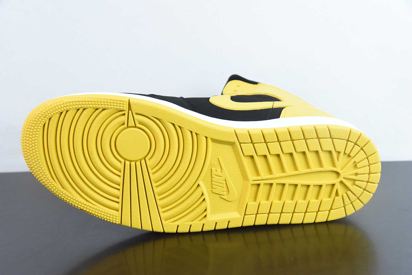 乔丹Jordan Air Jordan 1 Mid New Love AJ1黑黄中帮文化休闲板鞋纯原版本 货号:HJ6654-071