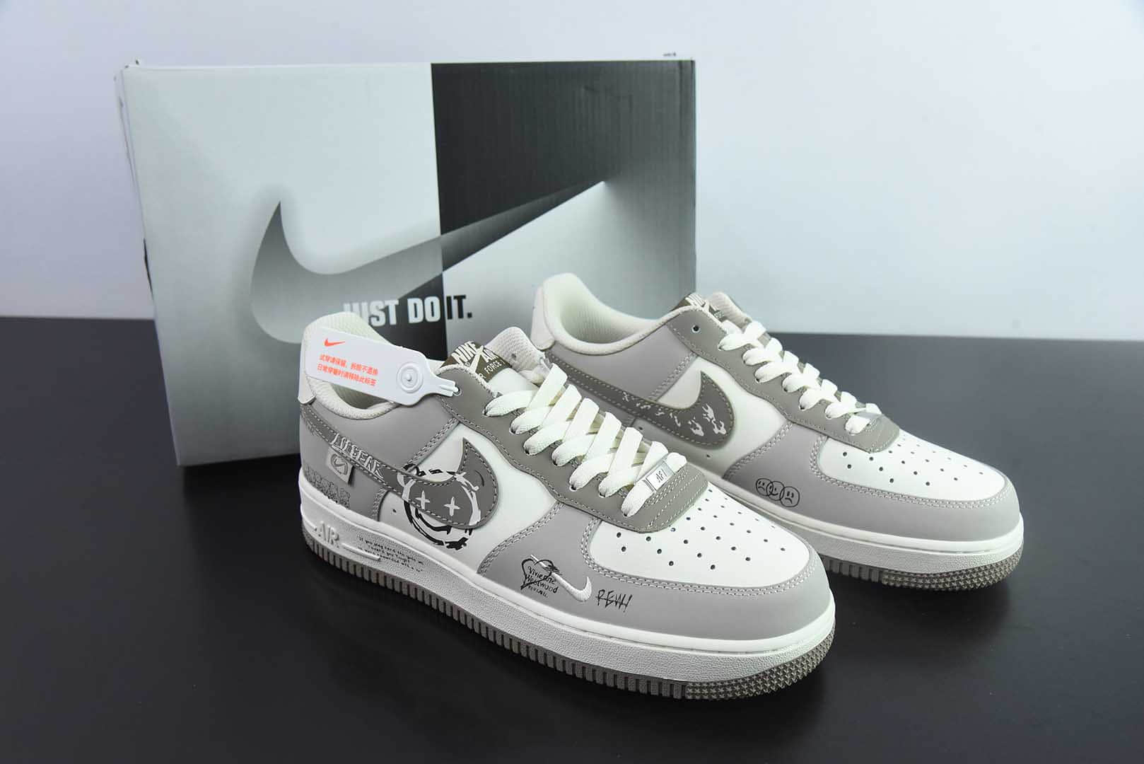 耐克Nike Air Force 1 “Smiling Bear”“笑脸熊”空军一号定制低帮板鞋纯原版本 货号：DB3301-881