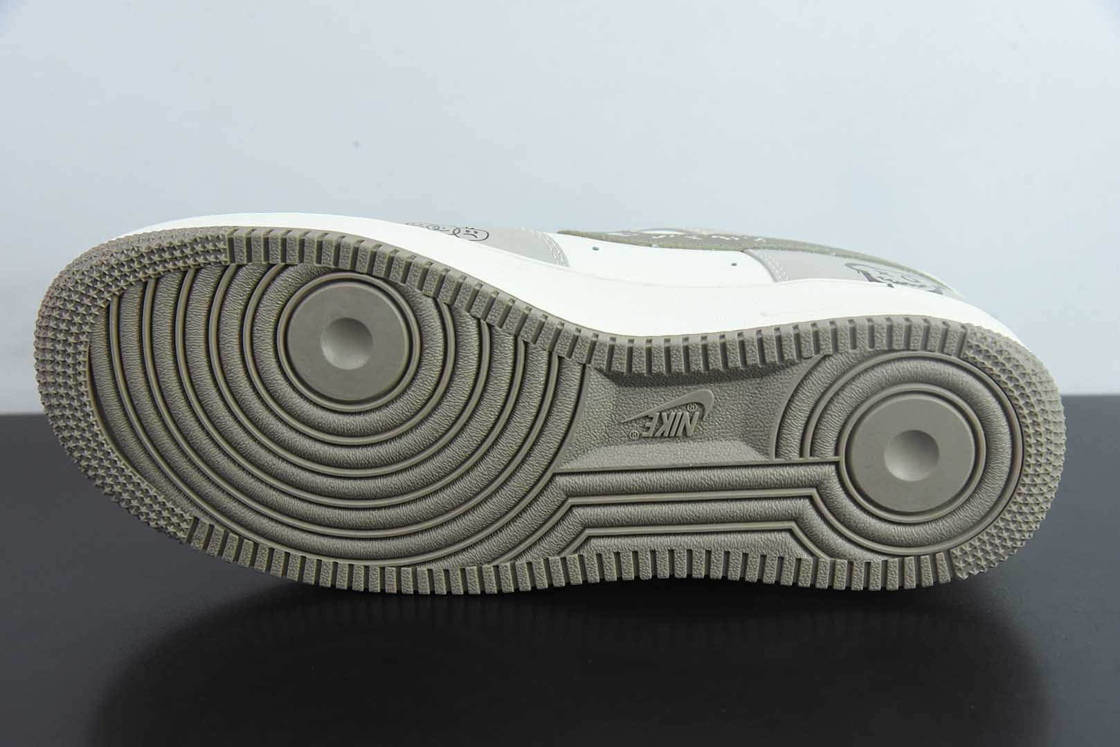 耐克Nike Air Force 1 “Smiling Bear”“笑脸熊”空军一号定制低帮板鞋纯原版本 货号：DB3301-881