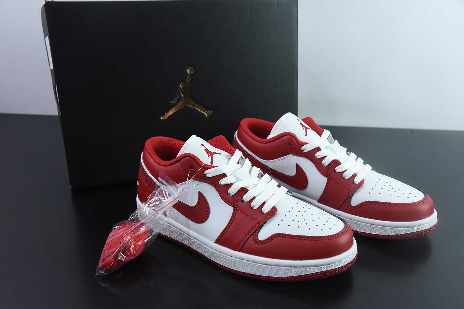 乔丹Air Jordan 1 Low AJ1乔1白红低帮复古休闲板鞋纯原版本 货号：553558-166