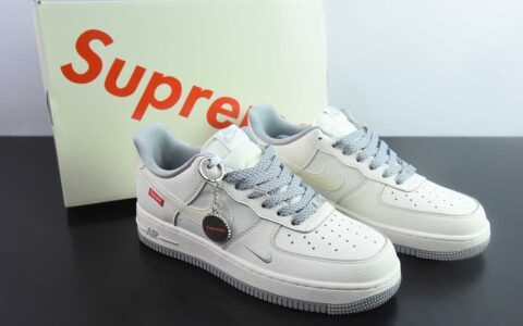 耐克Nike Air Force 1 '07 Low “Supreme联名灰底红标”空军一号低帮休闲板鞋纯原版本 货号：XX3168-195